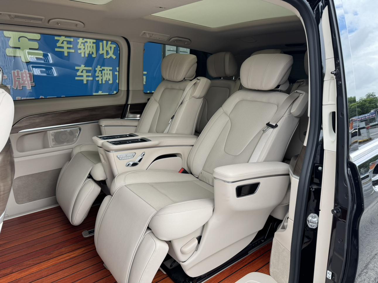 Mercedes-Benz V-Класс 2022 thumb 12