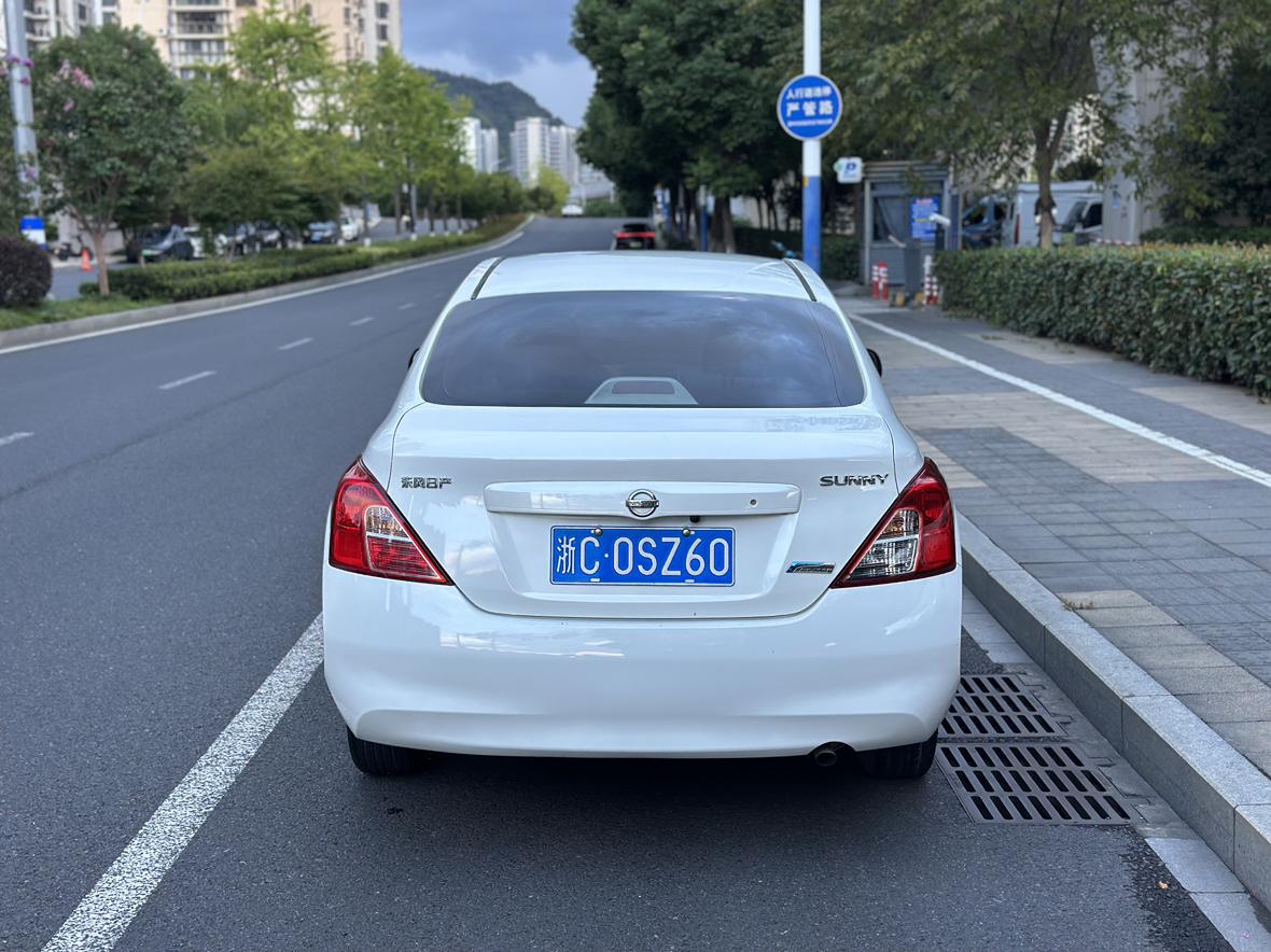 Nissan Sunny 2011 thumb 12
