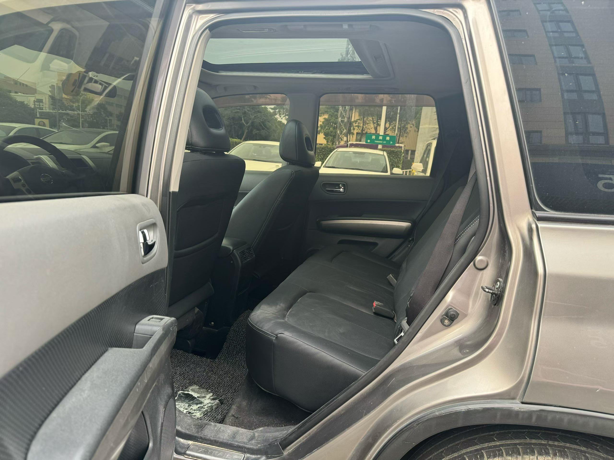 Nissan X-Trail 2010 thumb 7