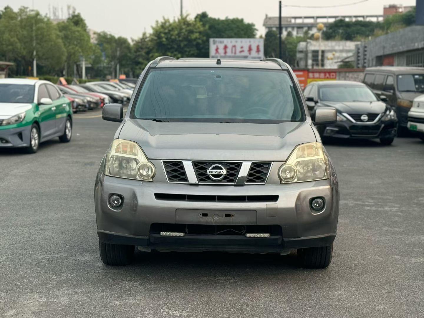 Nissan X-Trail 2010 thumb 9