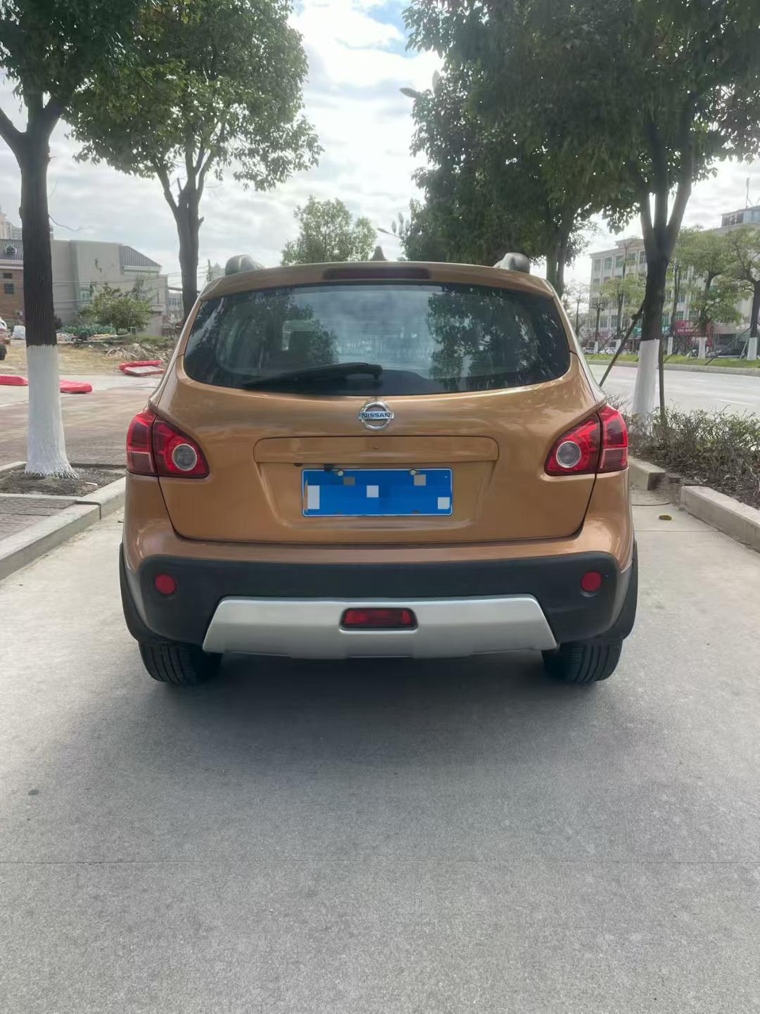 Nissan Qashqai+2 2013 thumb 12