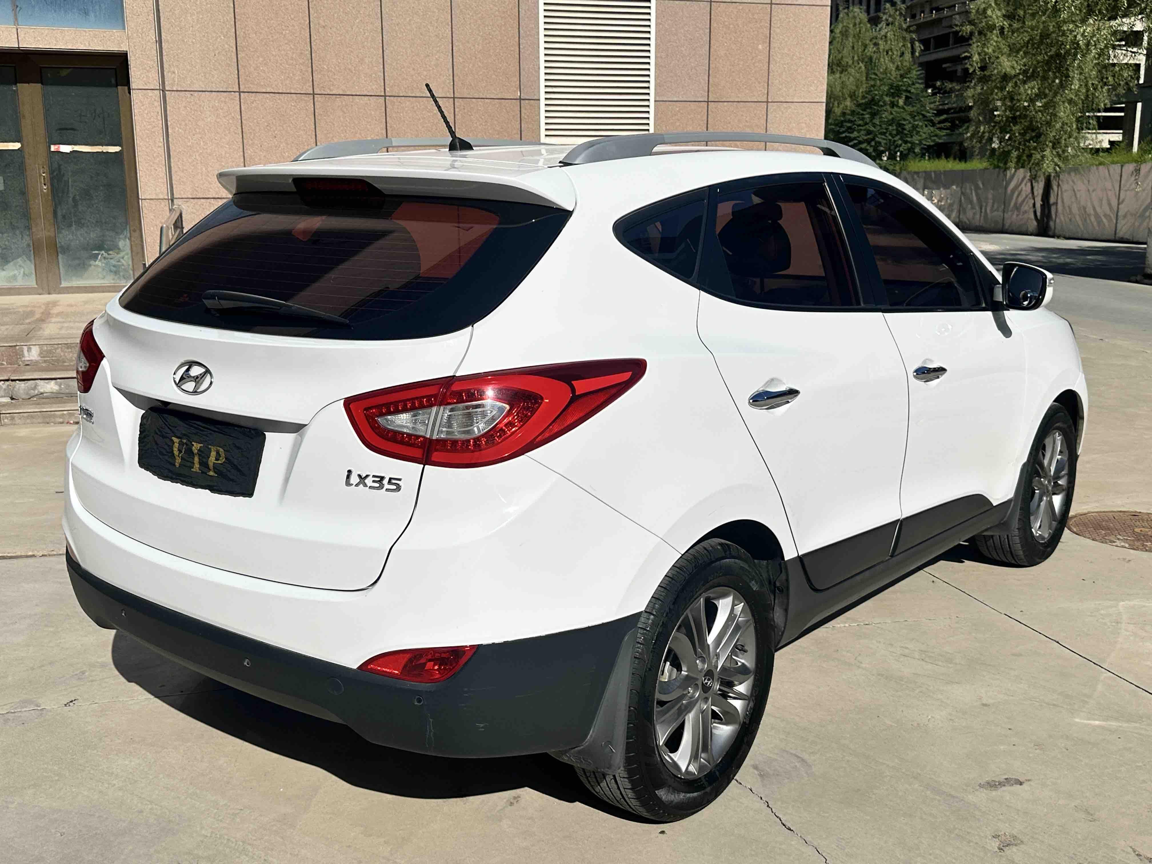 Hyundai ix35 2013 thumb 4