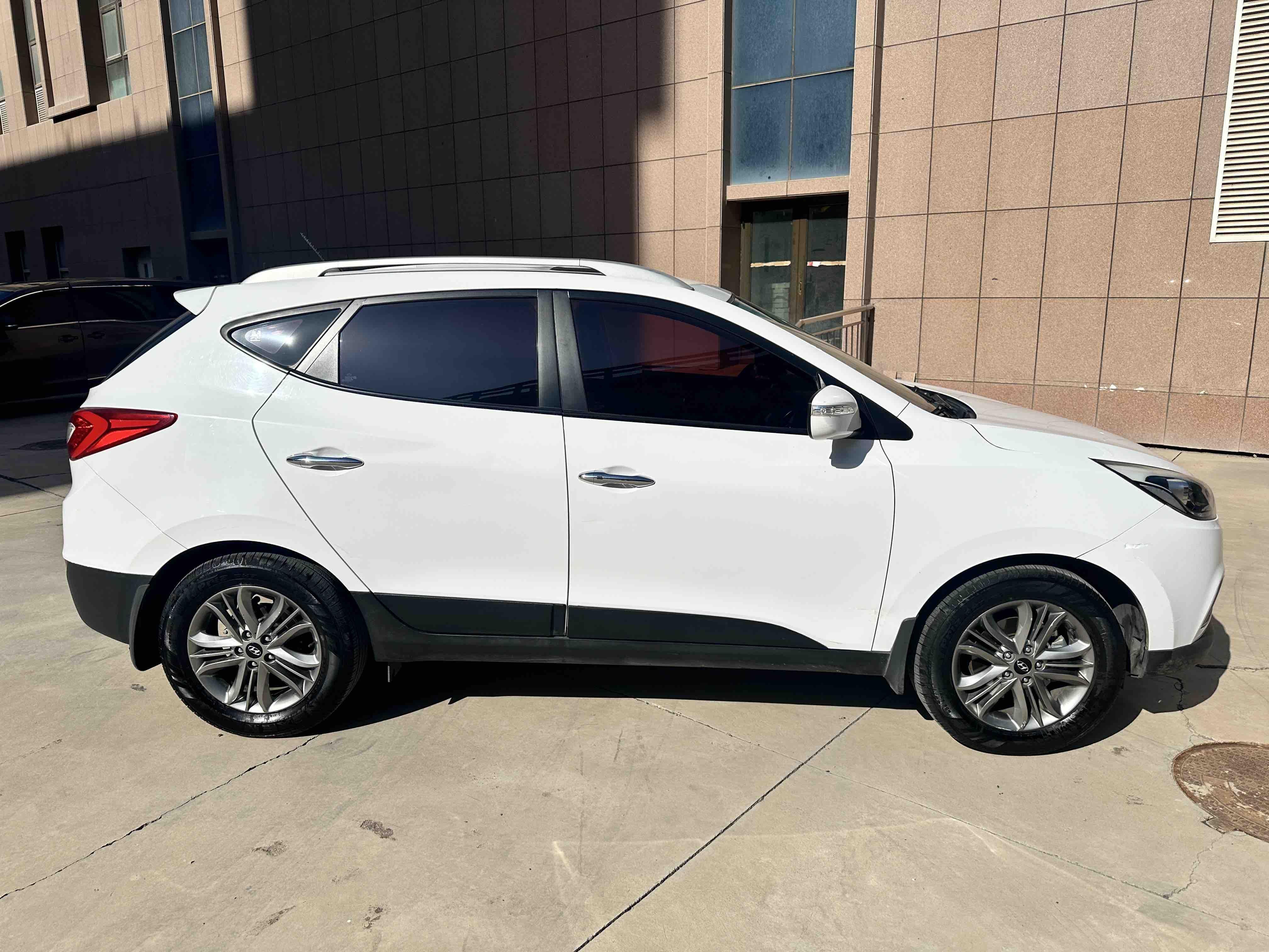 Hyundai ix35 2013 thumb 5