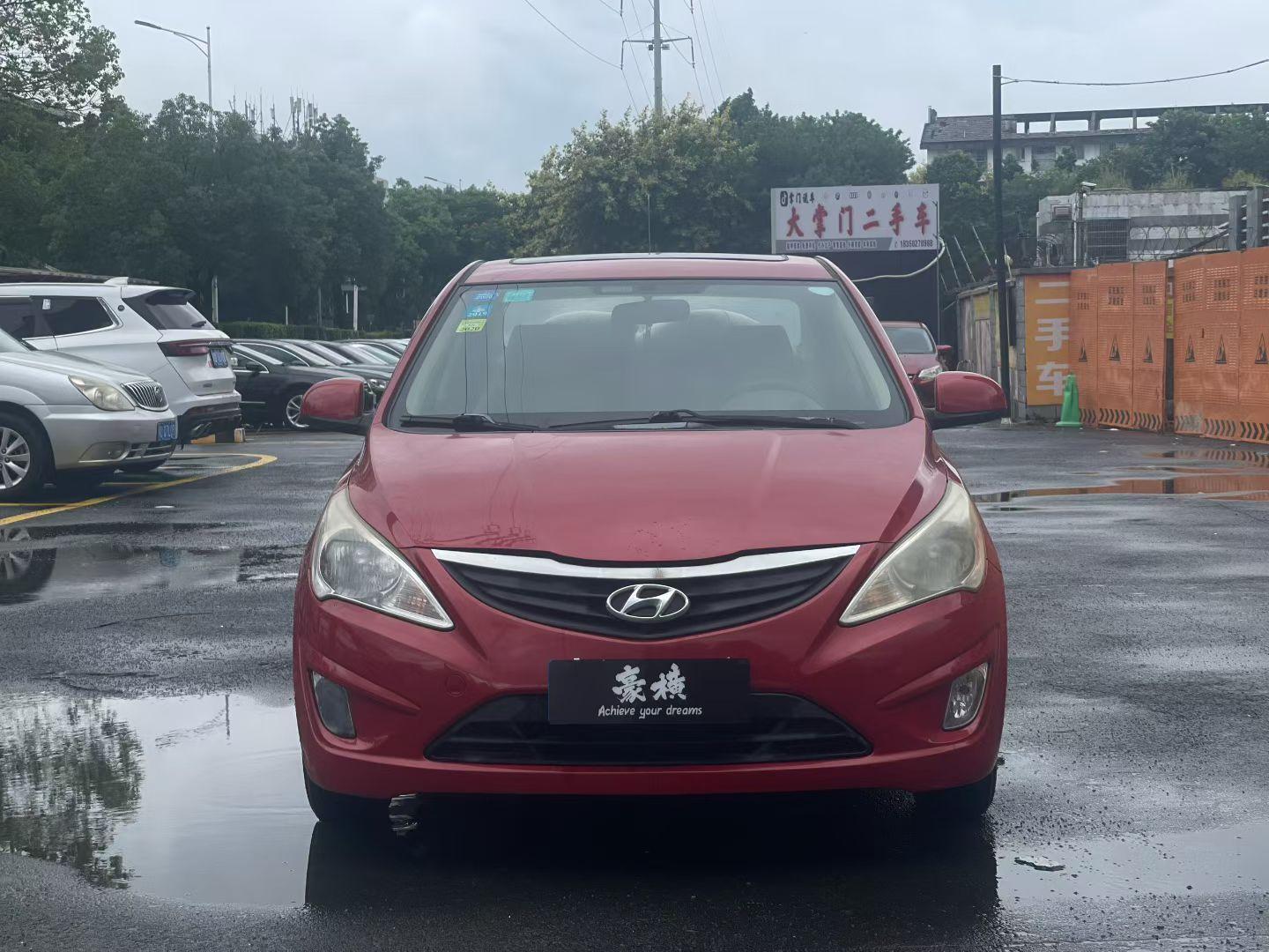 Hyundai Solaris 2010 thumb 9