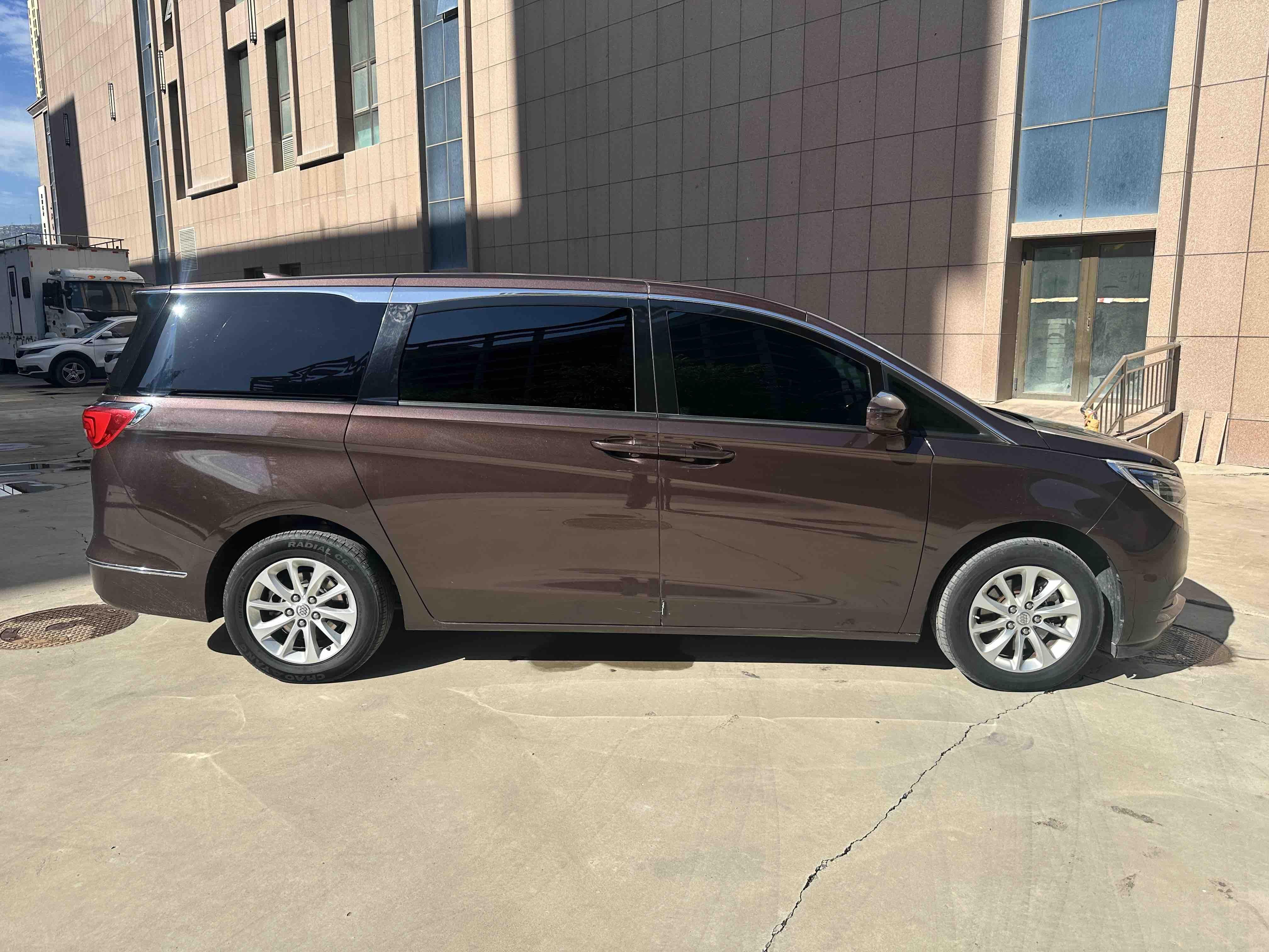 Buick GL8 2017 thumb 5