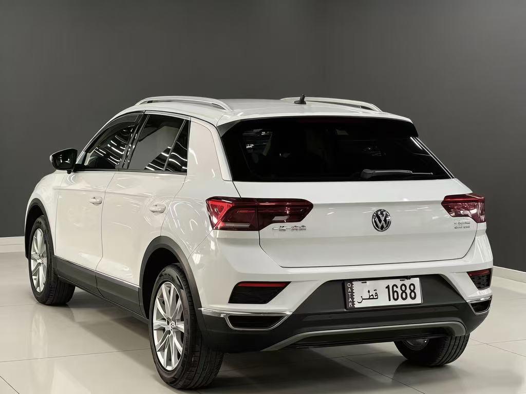 Volkswagen T-Roc 2018 thumb 2