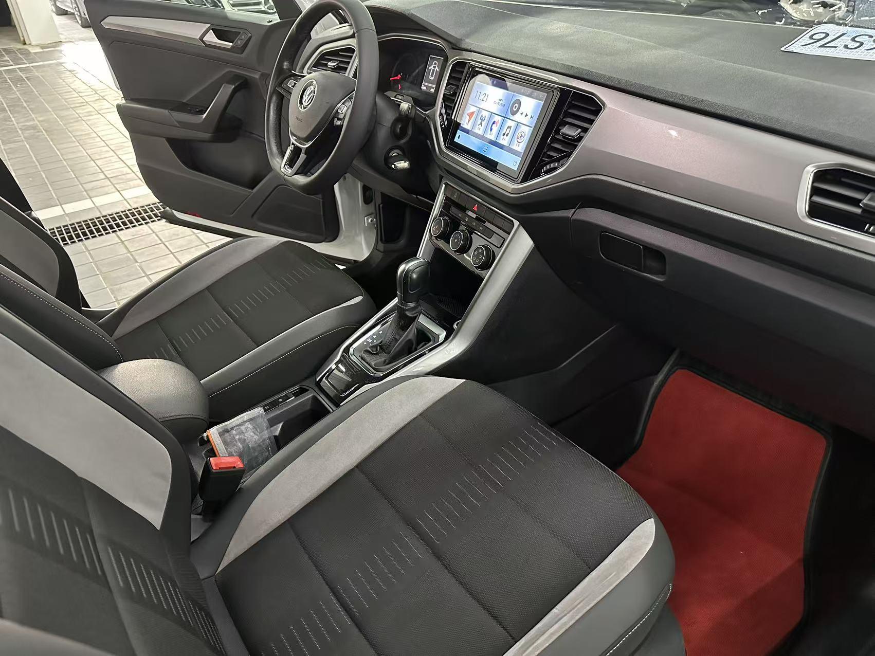 Volkswagen T-Roc 2018 thumb 5