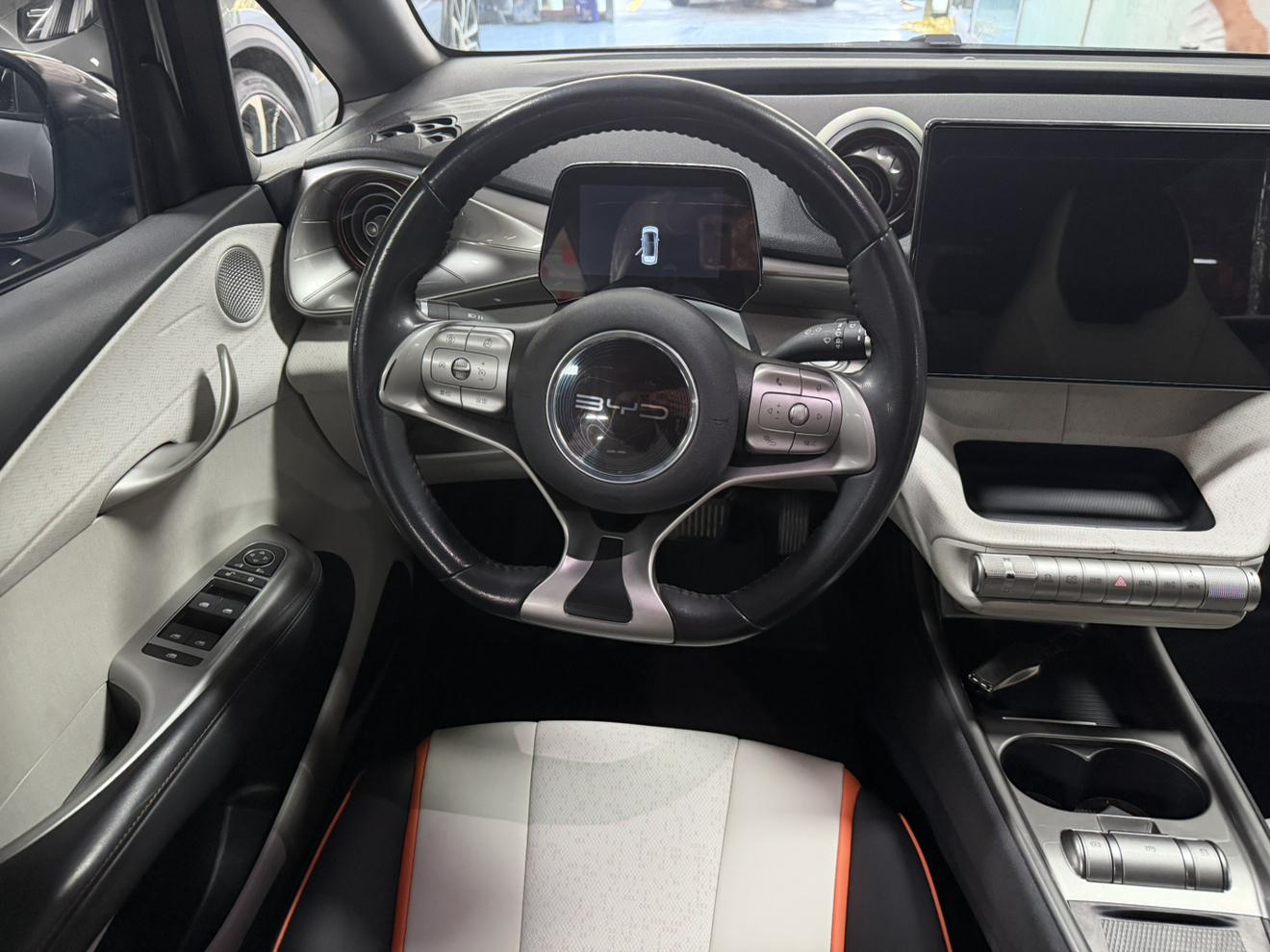 BYD Dolphin 2021 thumb 12