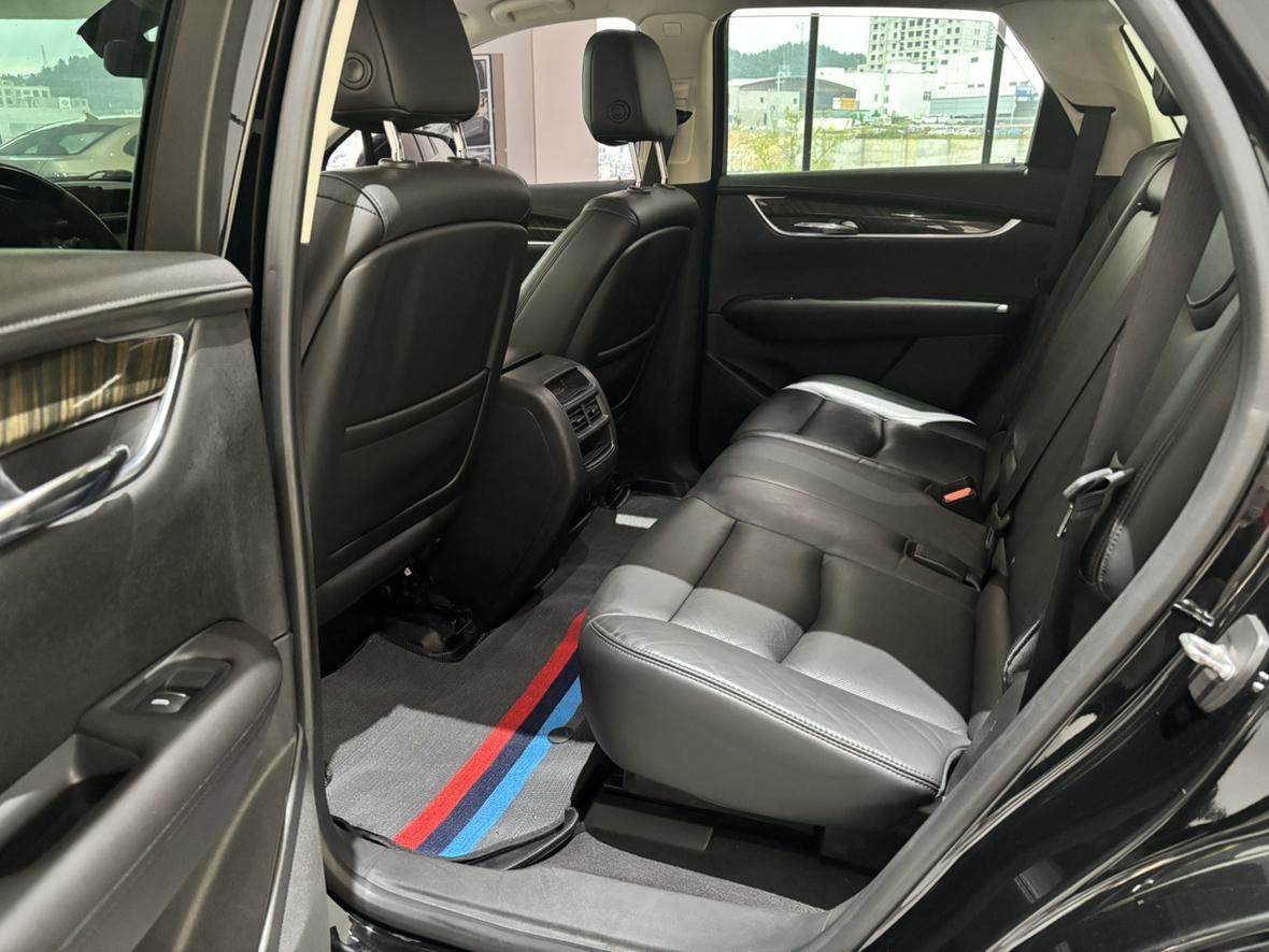 Cadillac XT5 2018 thumb 12