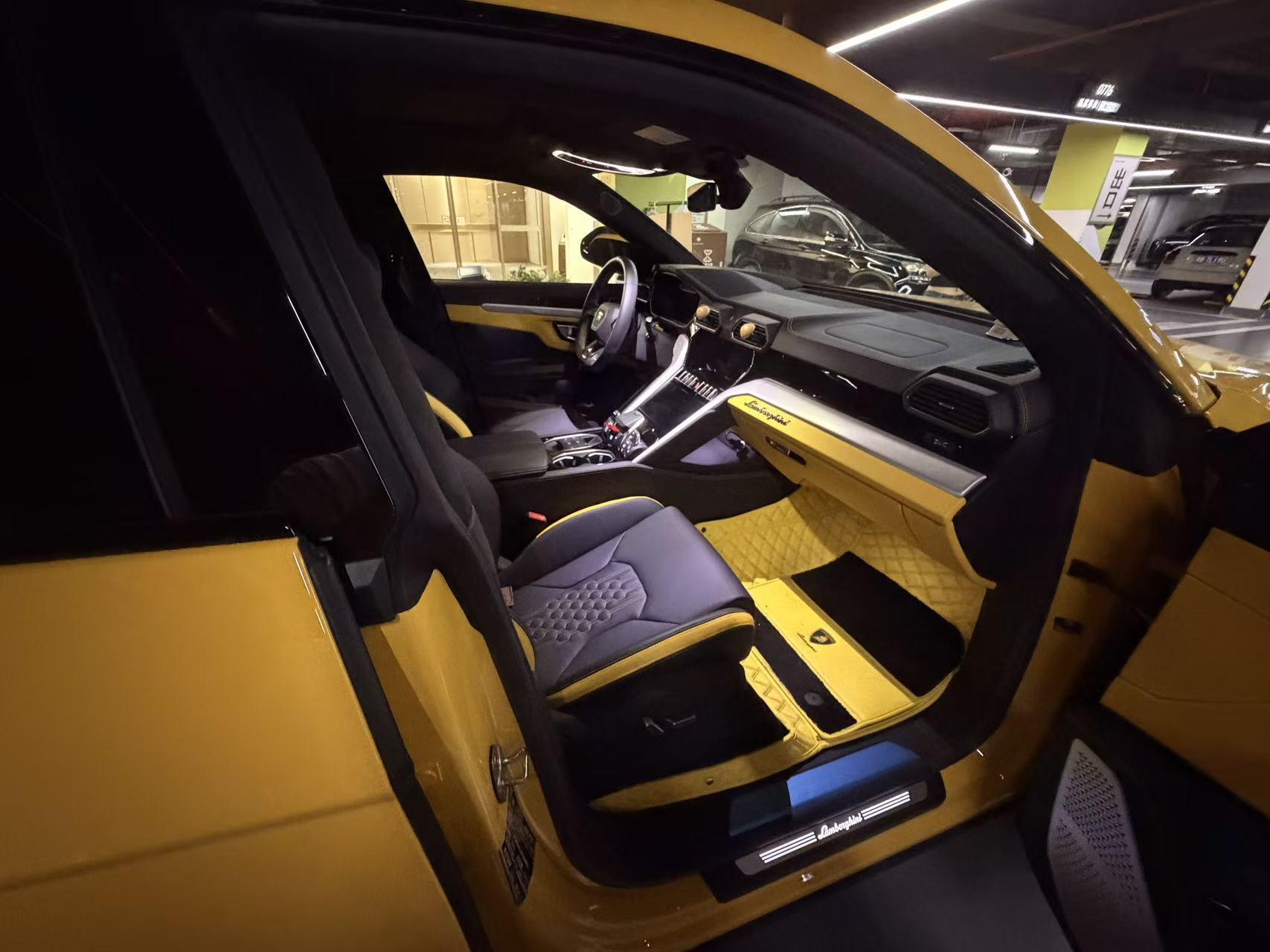Lamborghini Urus 2023 thumb 6