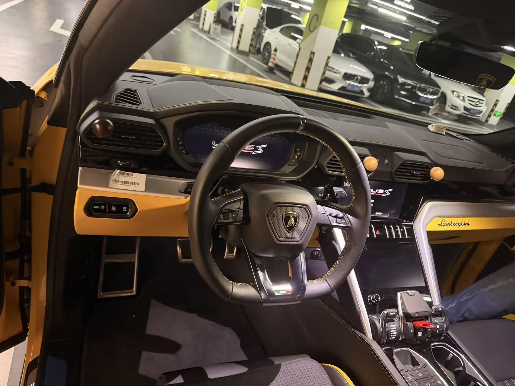Lamborghini Urus 2023 thumb 8
