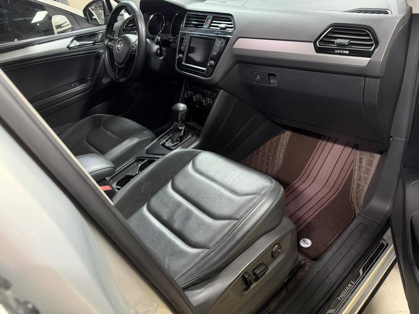 Volkswagen Tiguan 2018 thumb 10