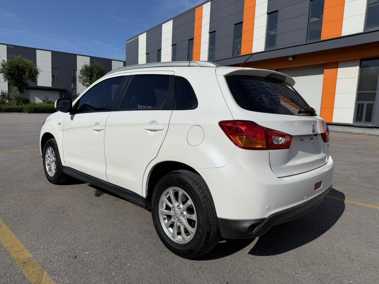 Mitsubishi ASX 2013 thumb 2