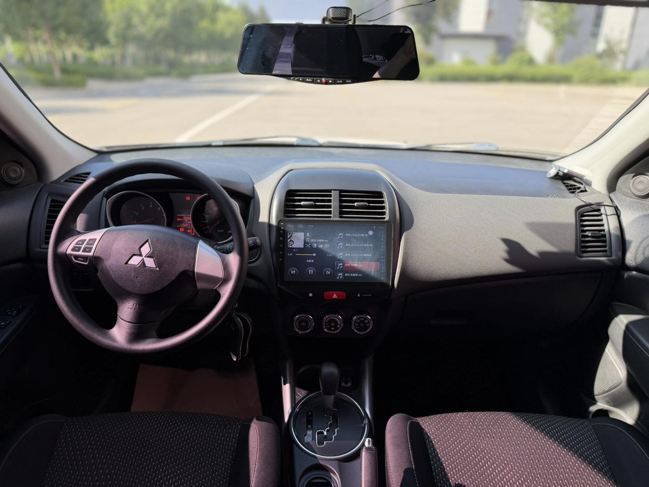 Mitsubishi ASX 2013 thumb 5