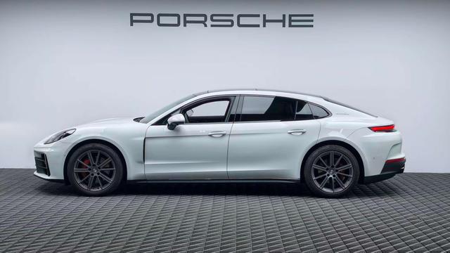Porsche Panamera 2024 thumb 2