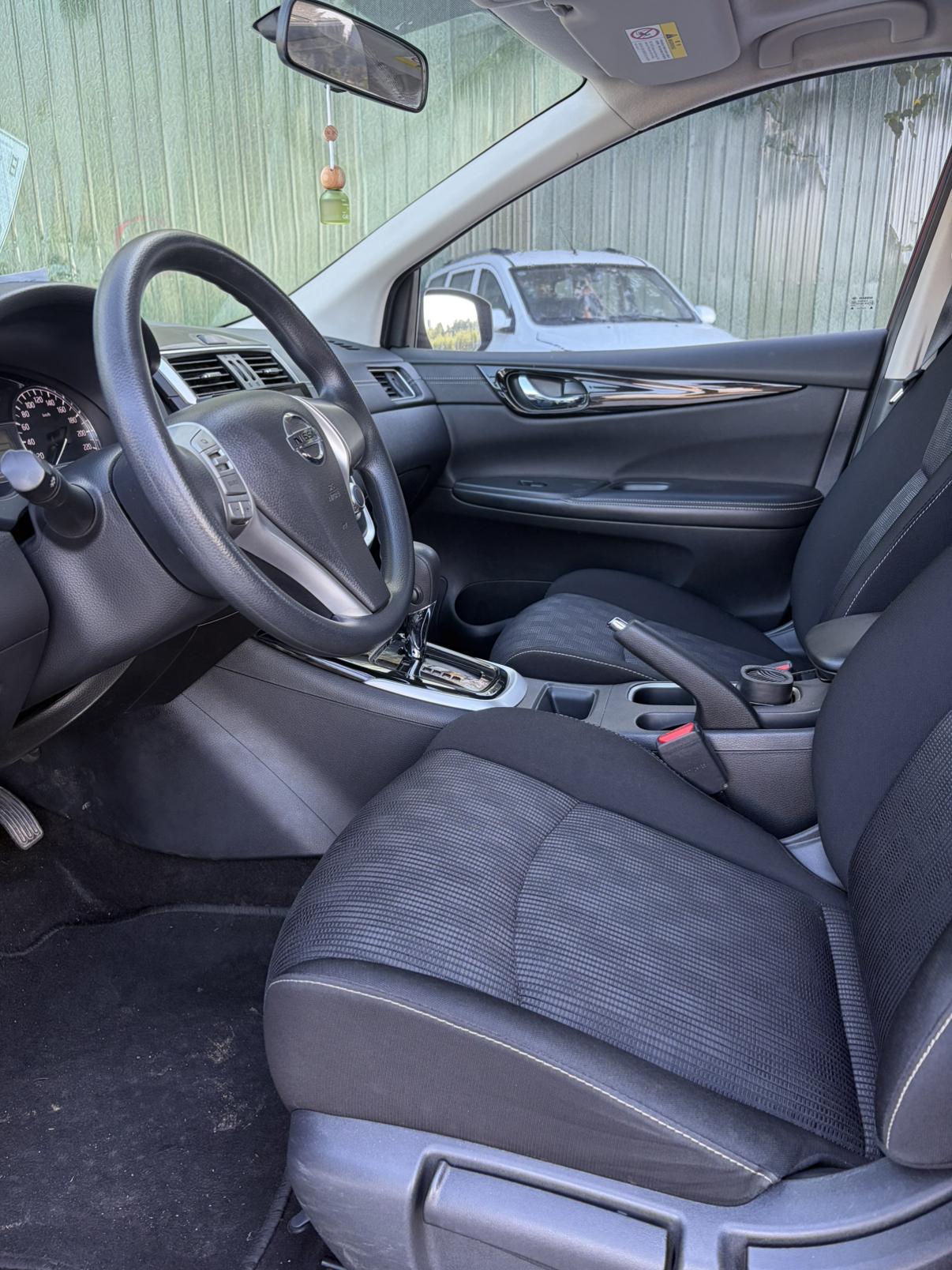 Nissan Tiida 2016 thumb 9