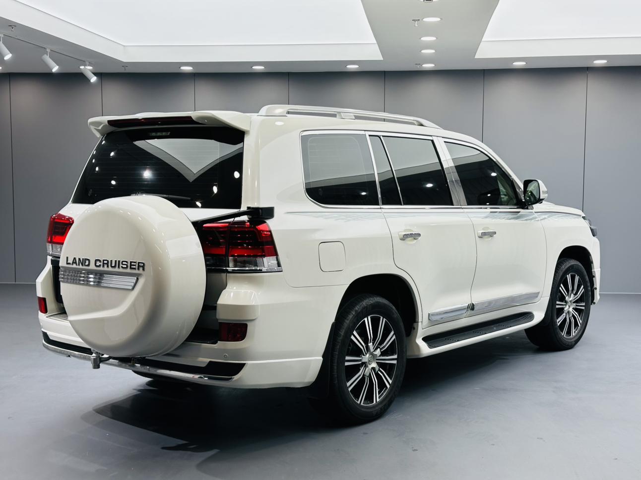 Toyota Land Cruiser 2019 thumb 4