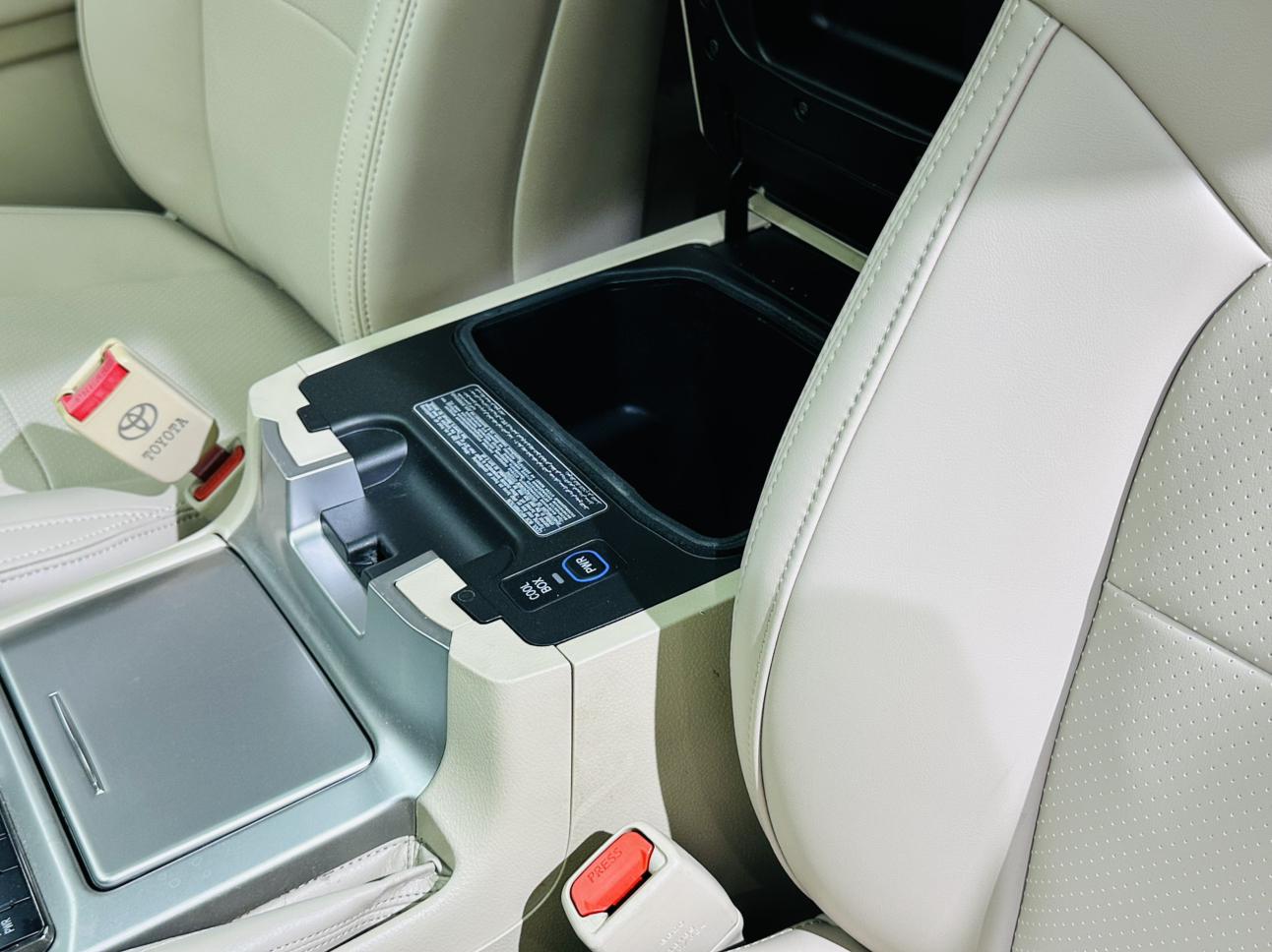 Toyota Land Cruiser 2019 thumb 5
