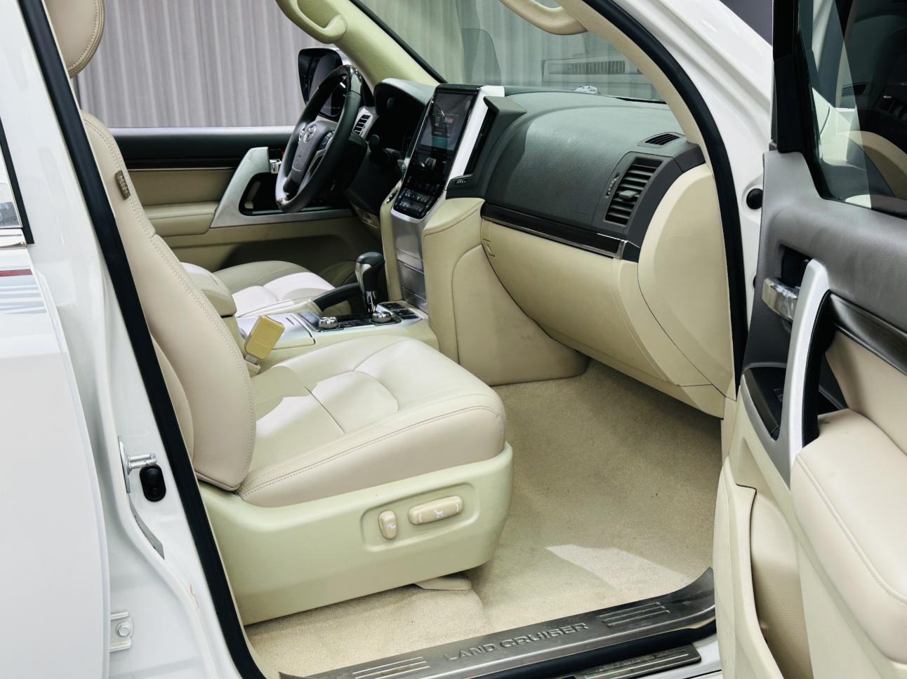 Toyota Land Cruiser 2019 thumb 8