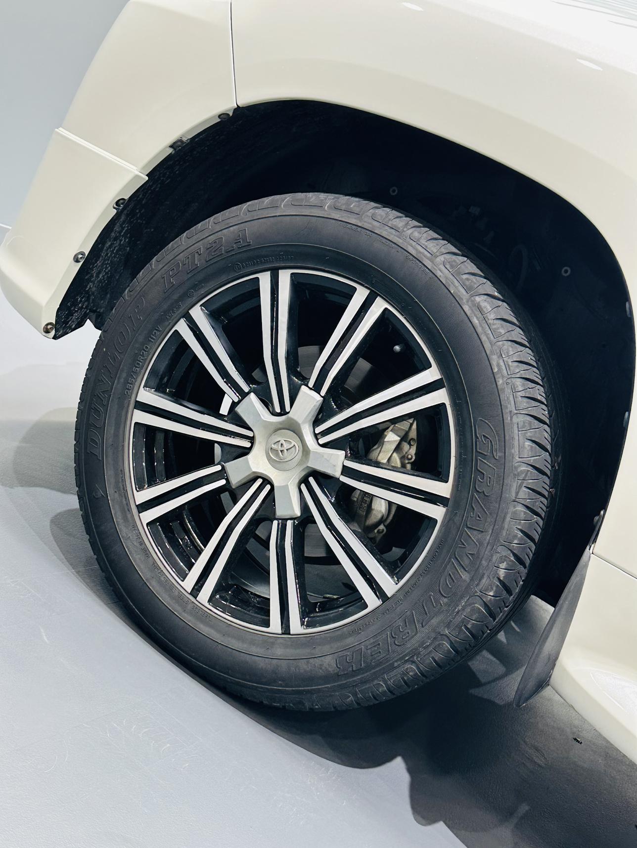 Toyota Land Cruiser 2019 thumb 11