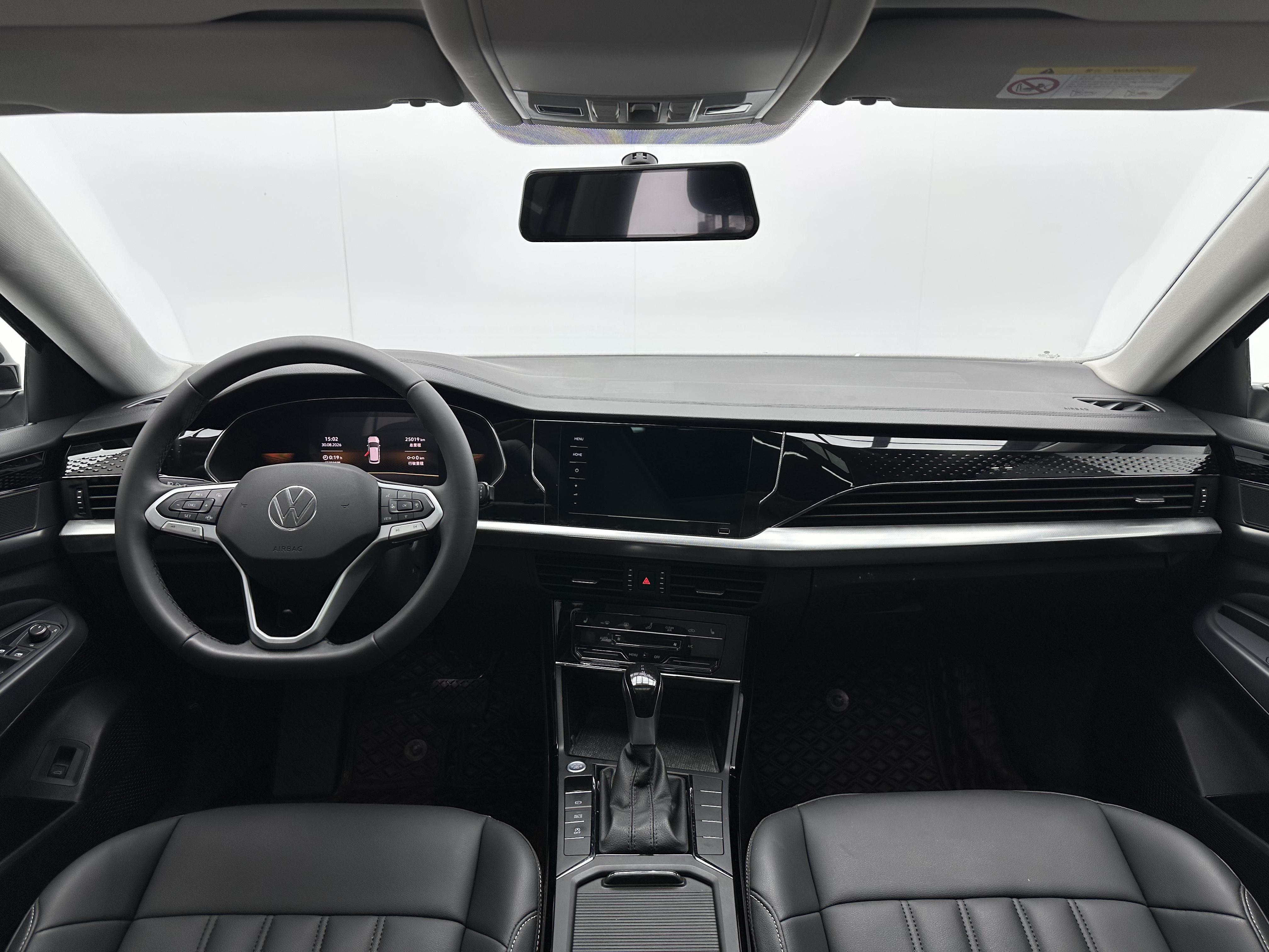 Volkswagen Passat (North America and China) 2023 thumb 9