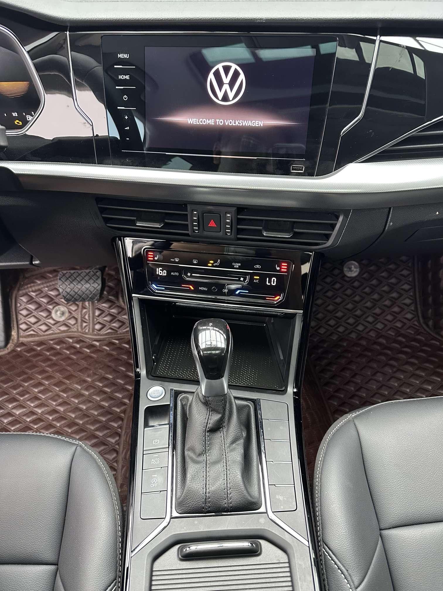 Volkswagen Passat (North America and China) 2023 thumb 11