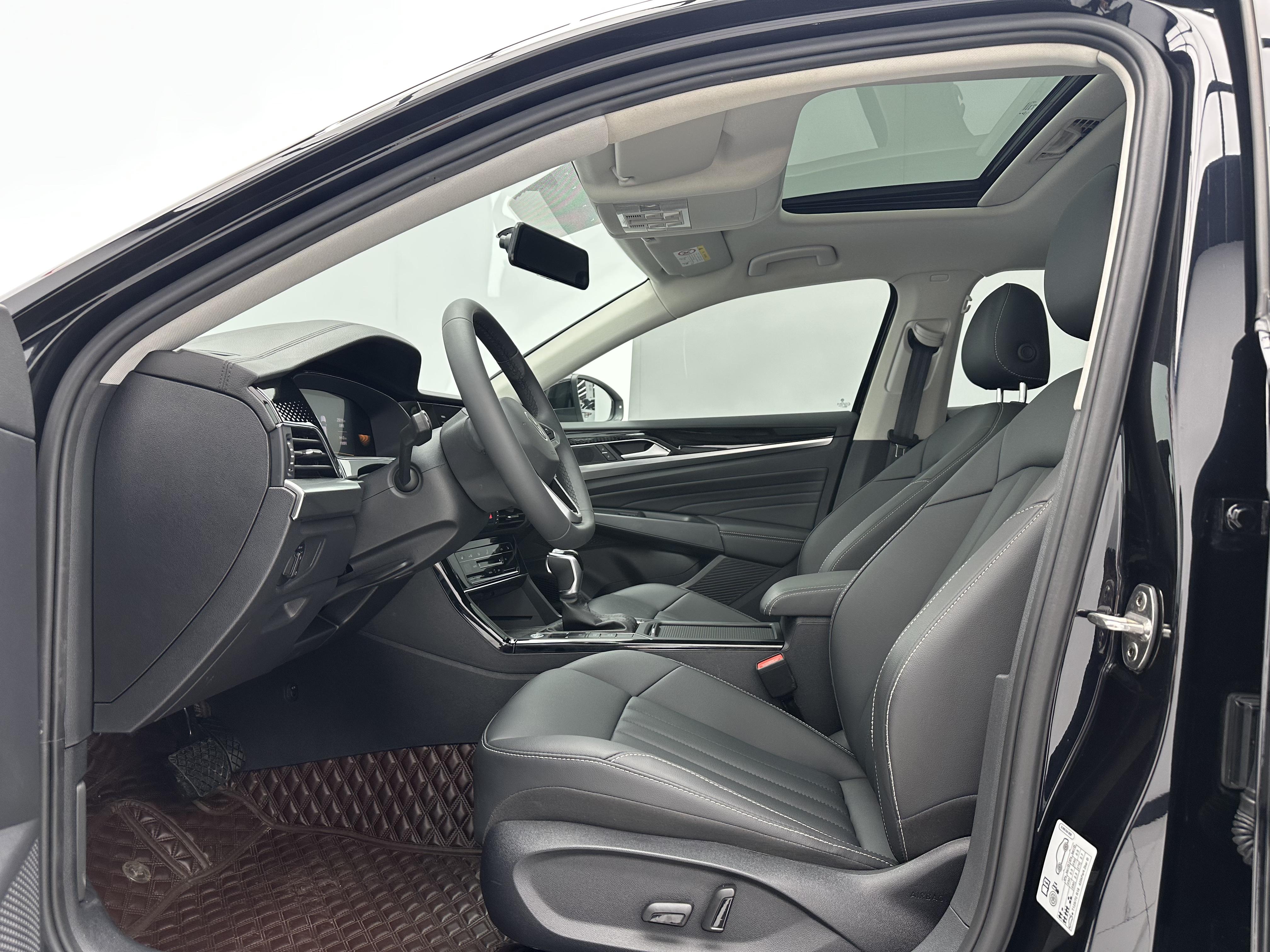 Volkswagen Passat (North America and China) 2023 thumb 12