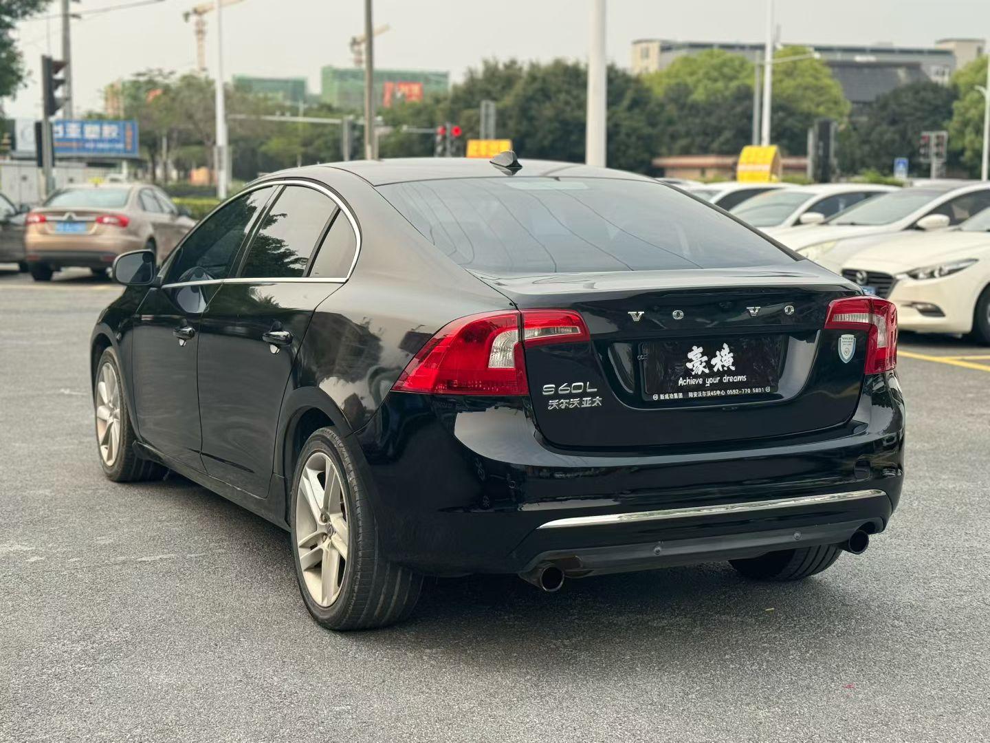 Volvo S60 2014 thumb 2