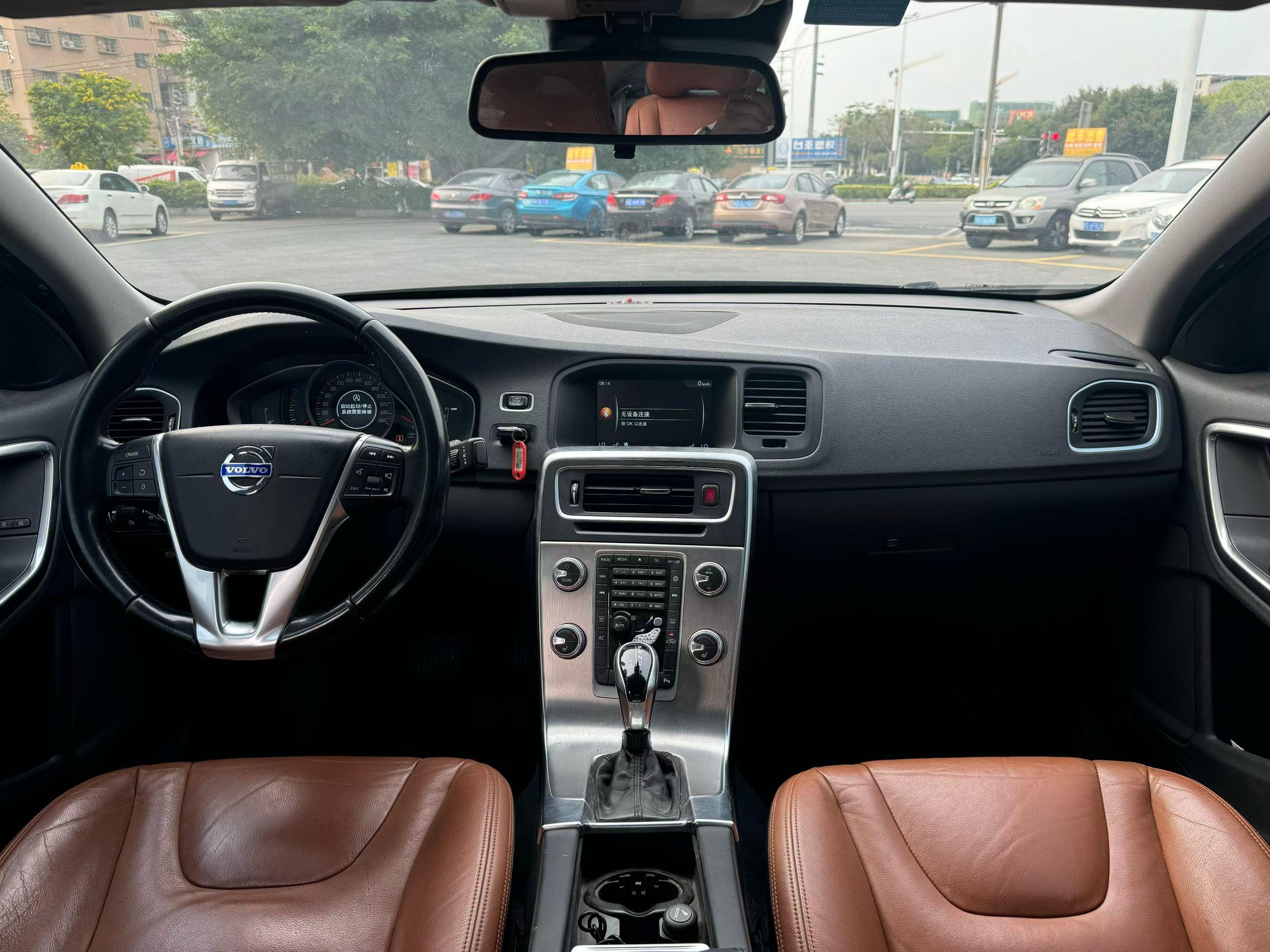 Volvo S60 2014 thumb 5