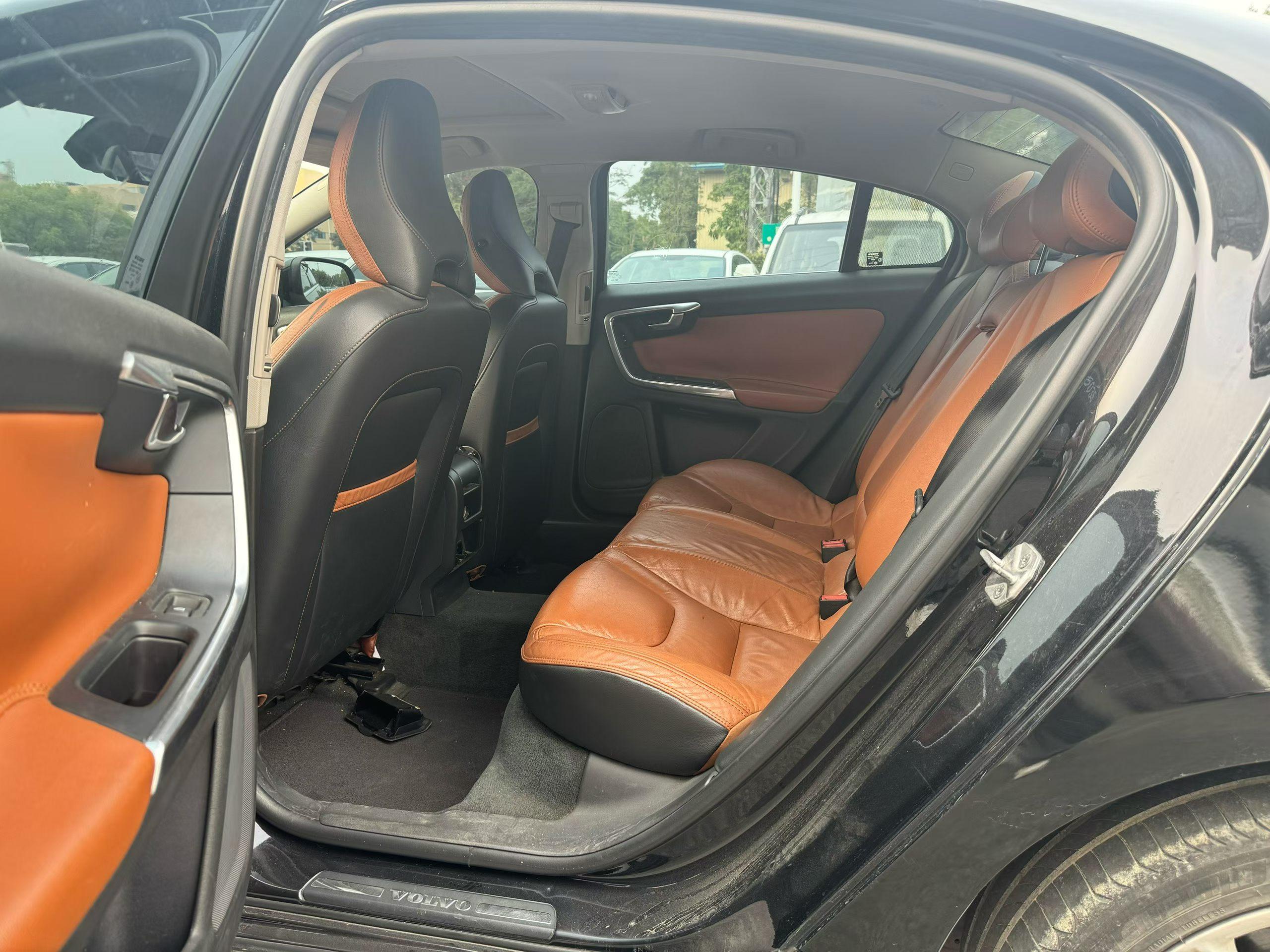 Volvo S60 2014 thumb 7