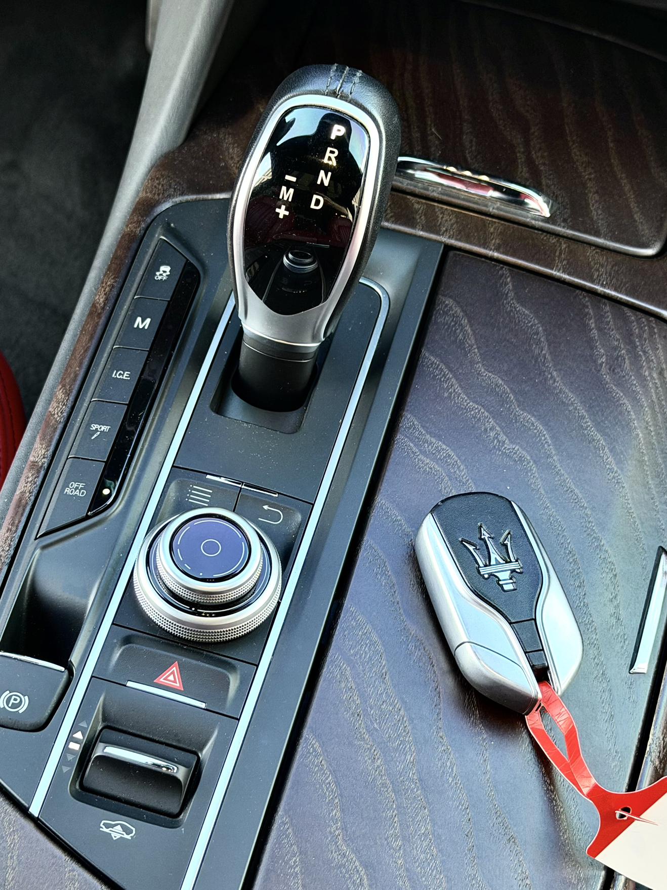 Maserati Levante 2018 thumb 3