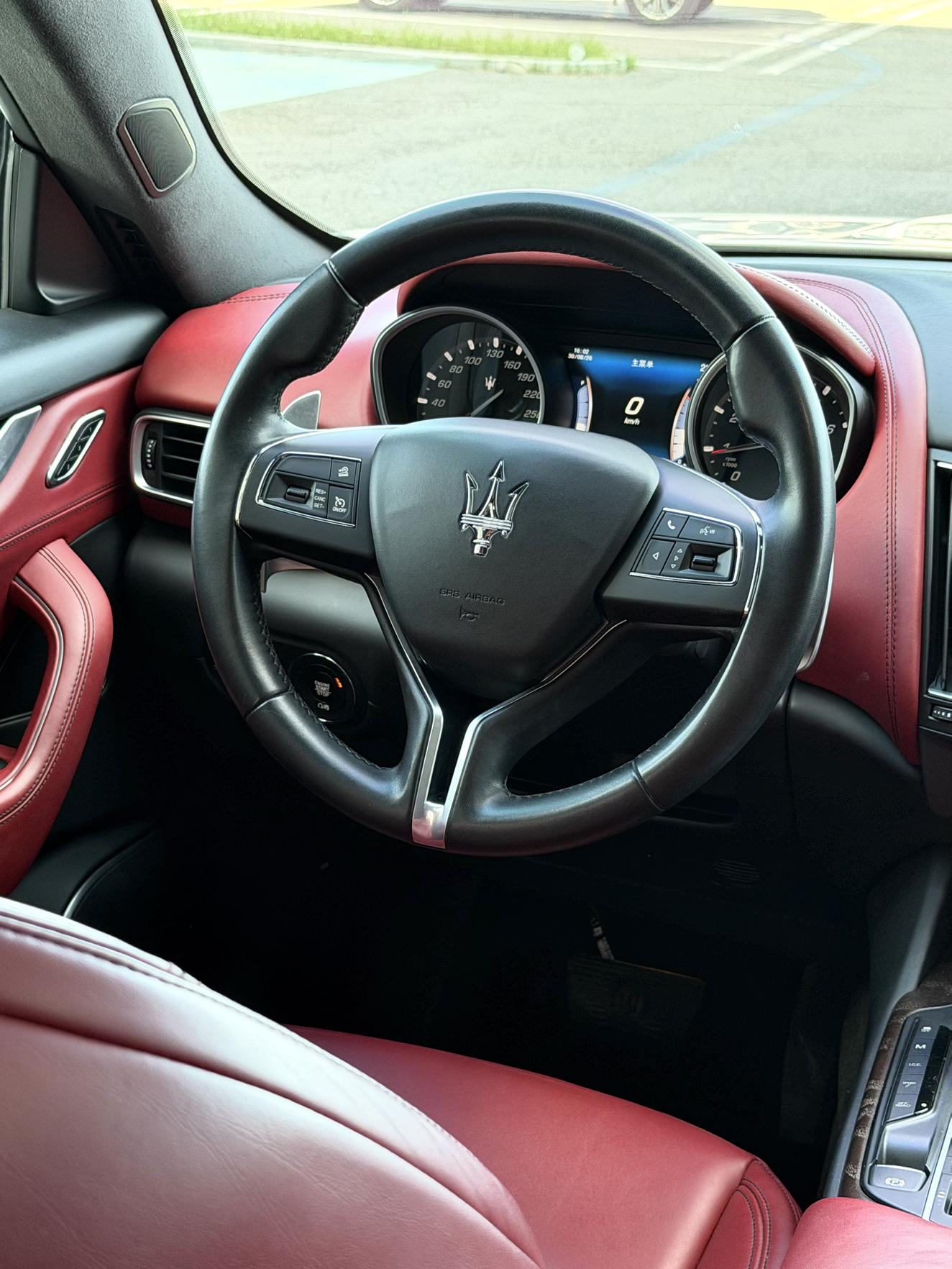 Maserati Levante 2018 thumb 11