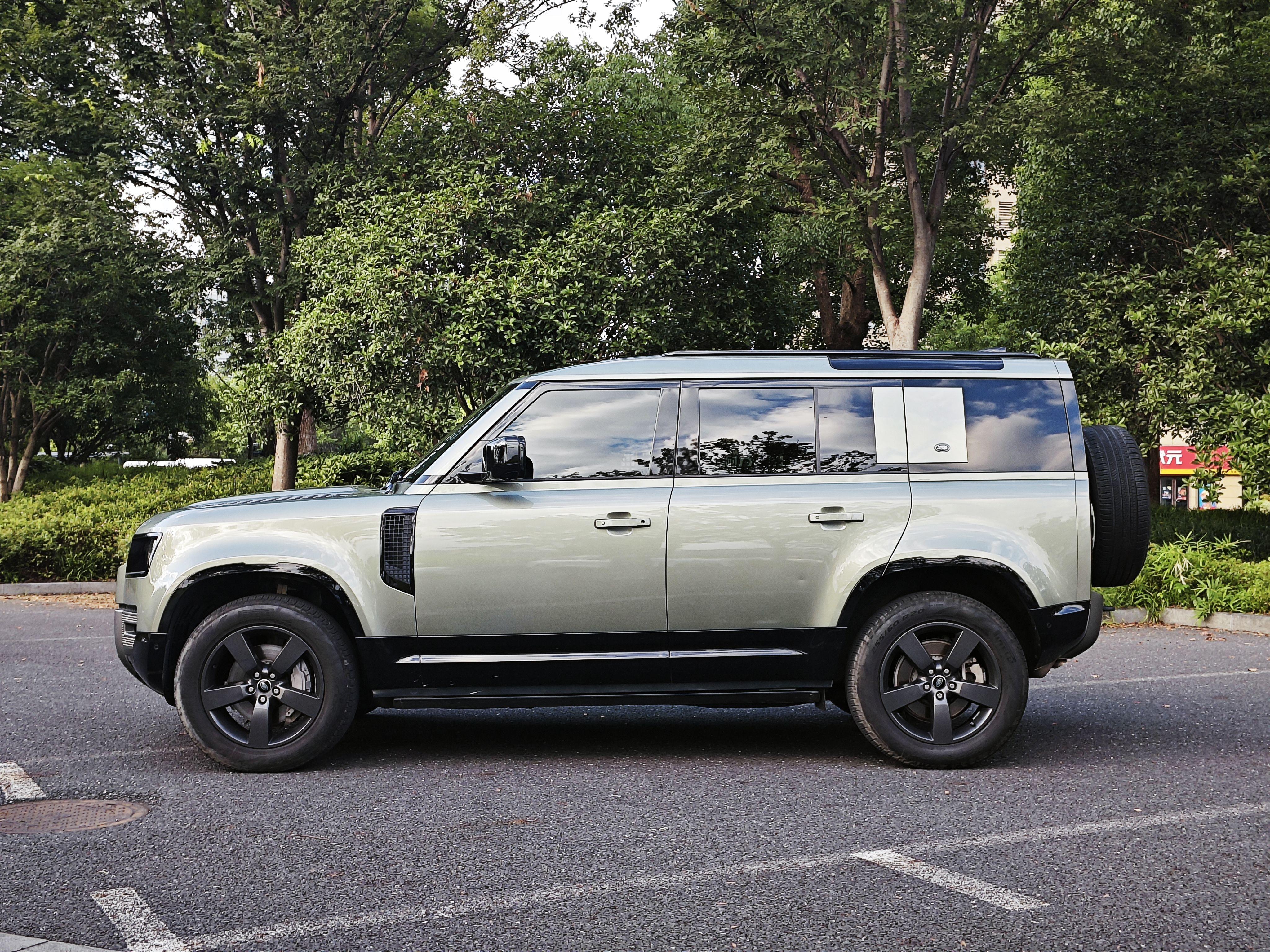Land Rover Defender 2022 thumb 2