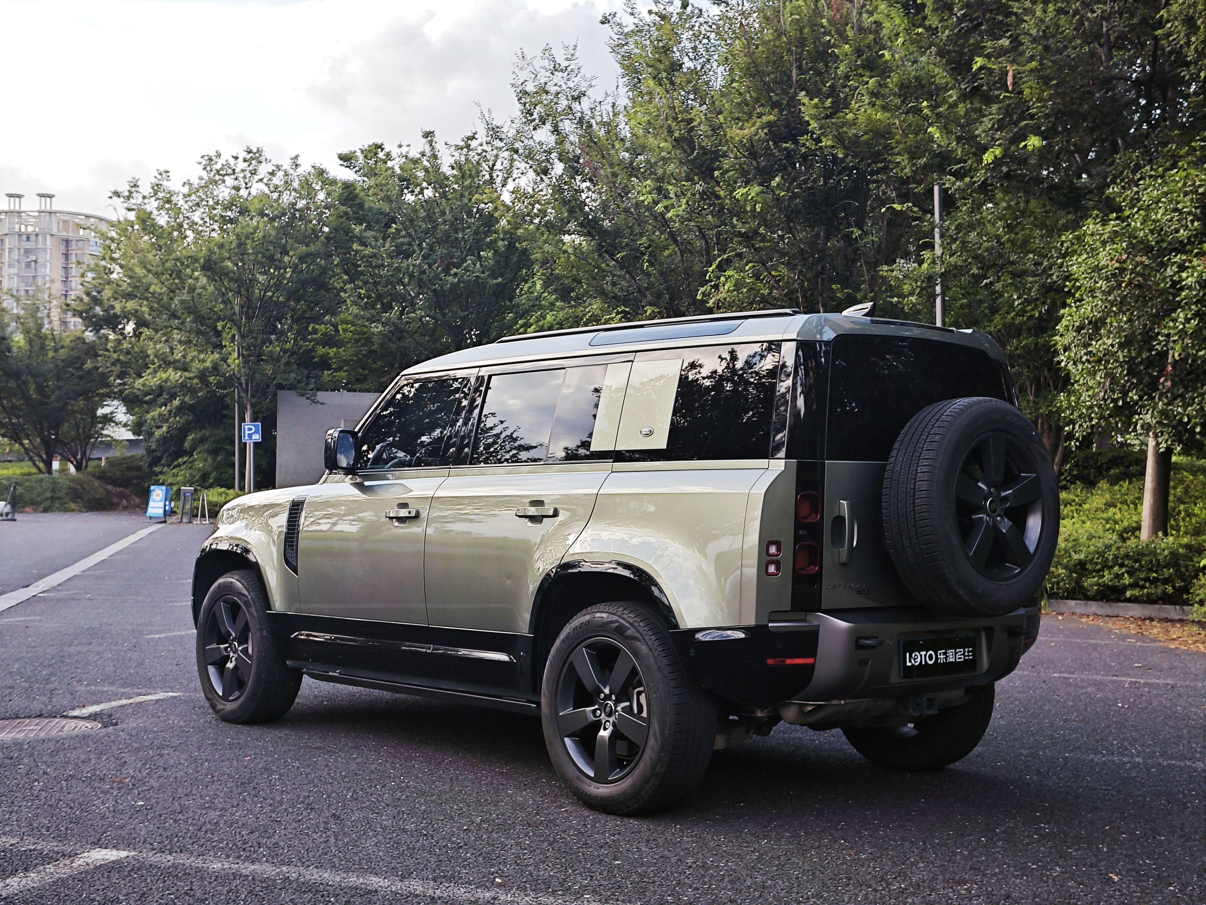 Land Rover Defender 2022 thumb 3