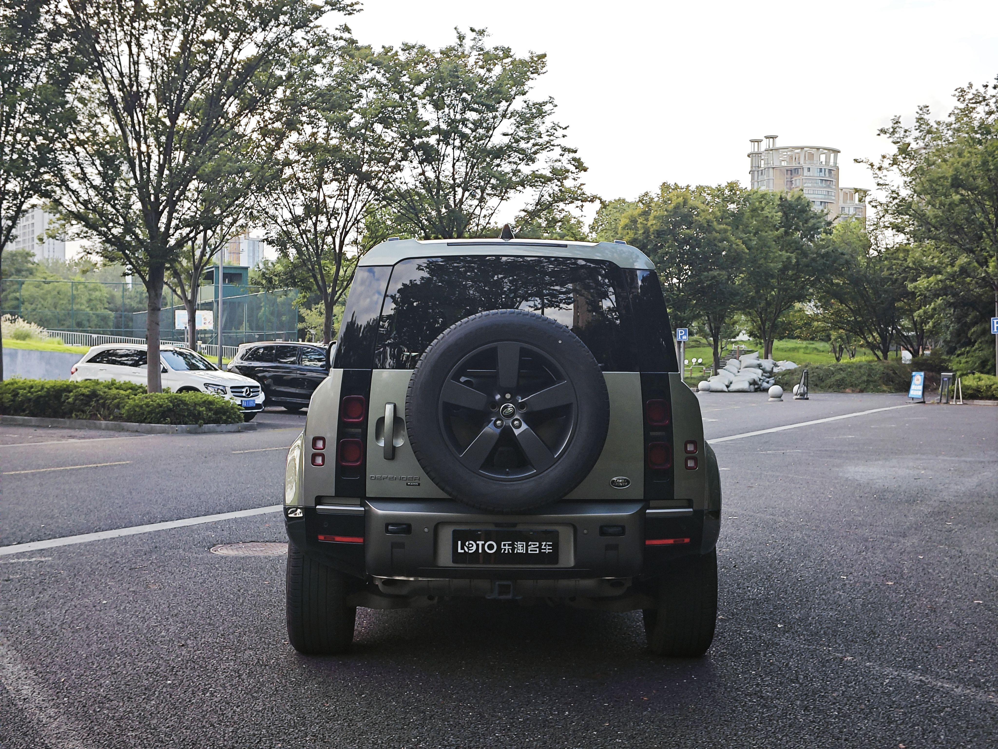 Land Rover Defender 2022 thumb 4