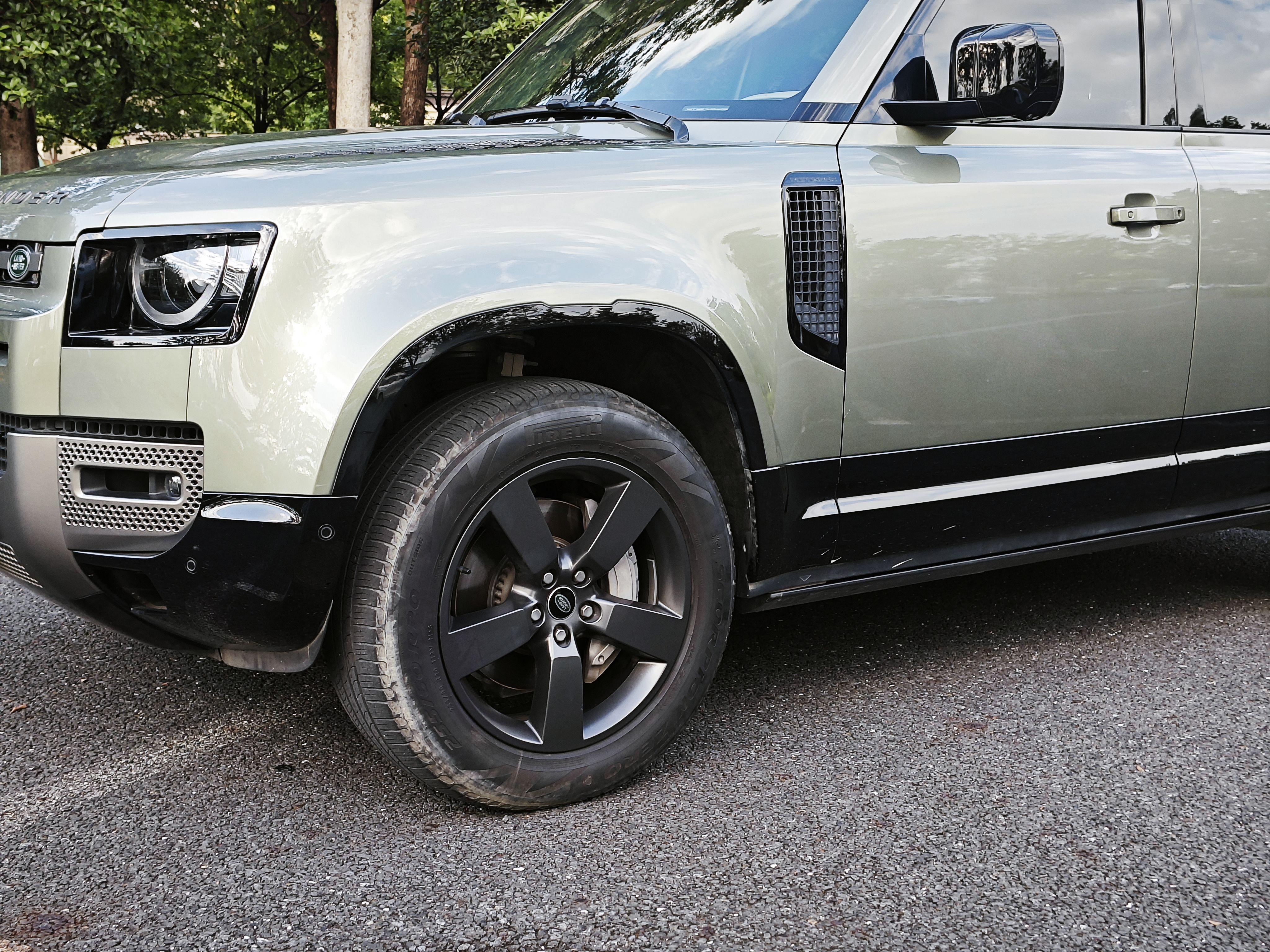 Land Rover Defender 2022 thumb 7