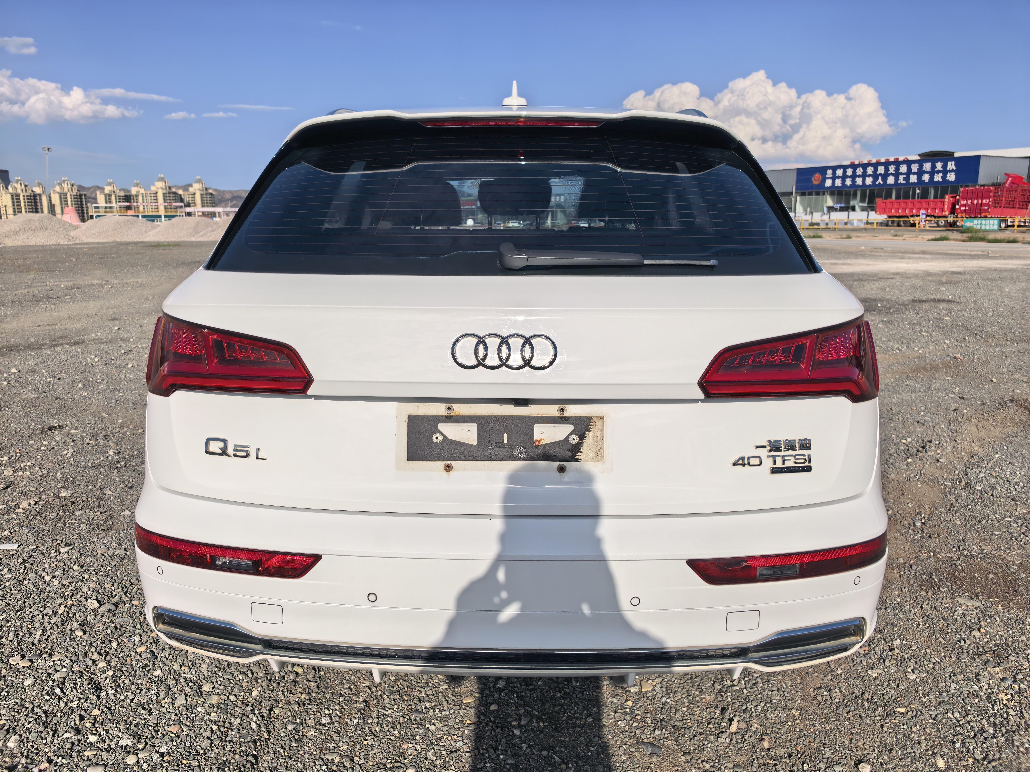 Audi Q5 2018 thumb 3