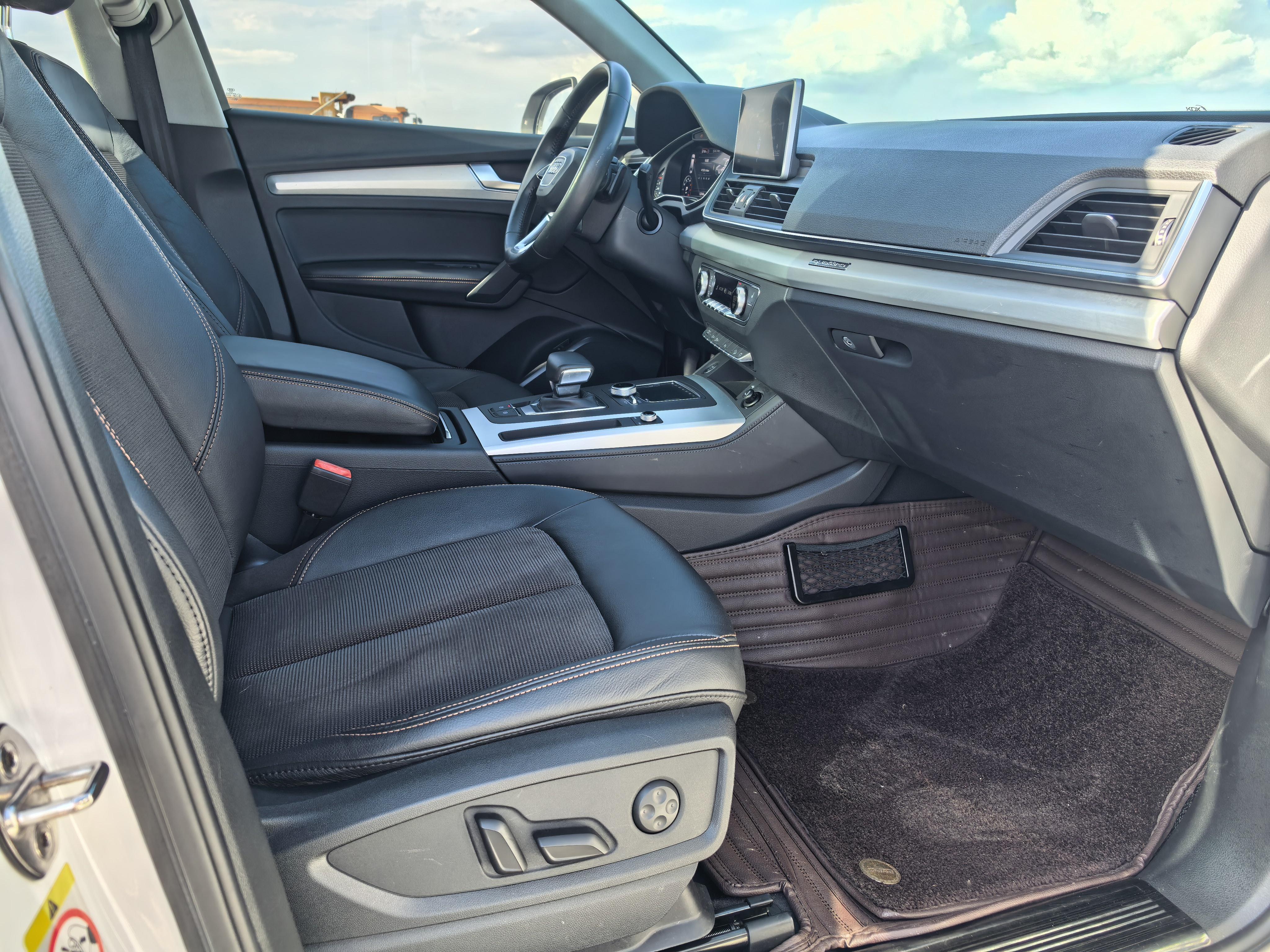 Audi Q5 2018 thumb 10