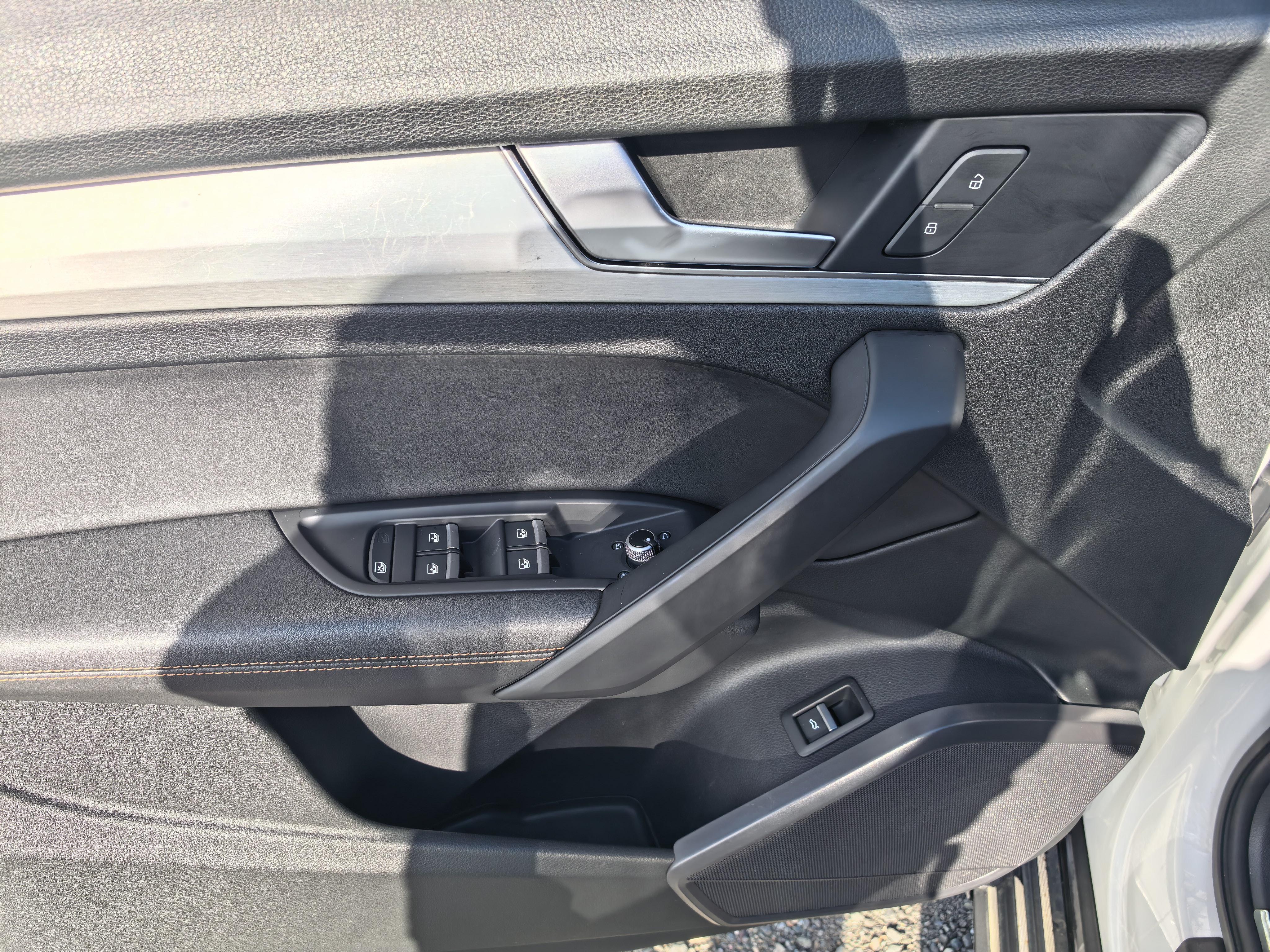 Audi Q5 2018 thumb 11
