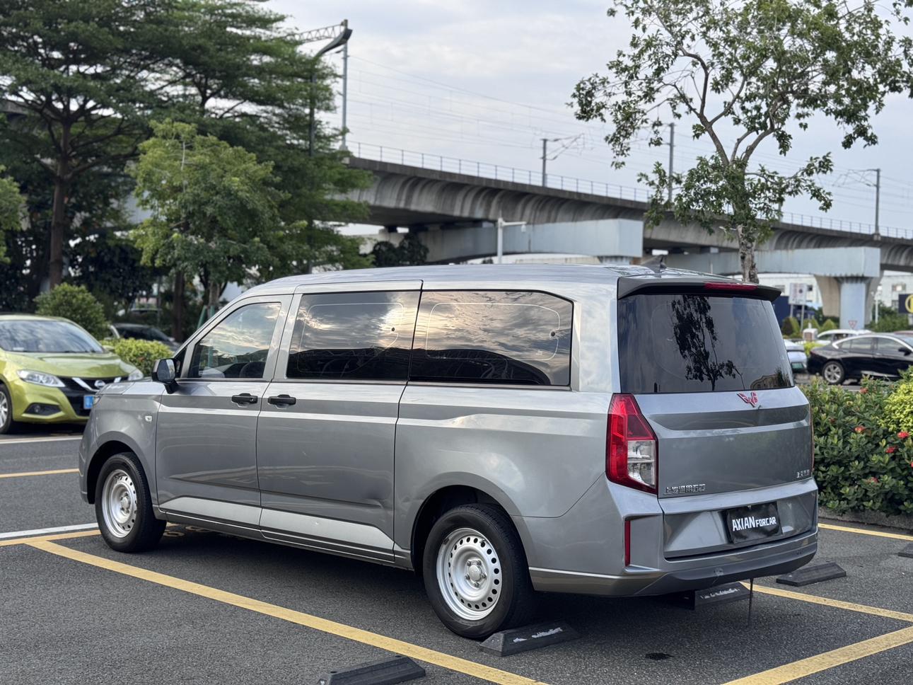 Wuling Zheng Cheng 2021 thumb 2