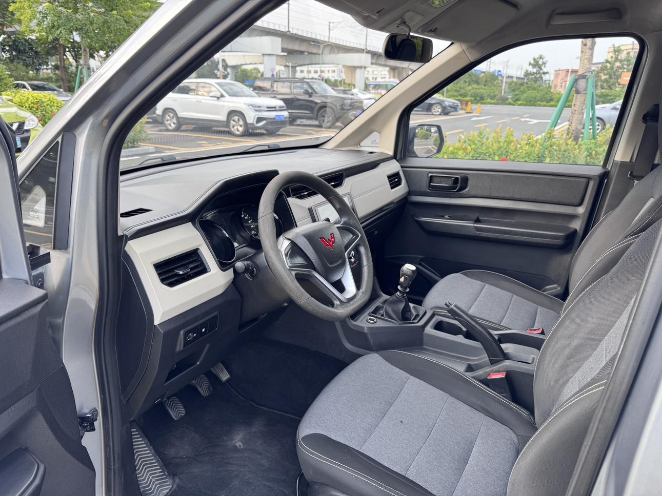 Wuling Zheng Cheng 2021 thumb 6