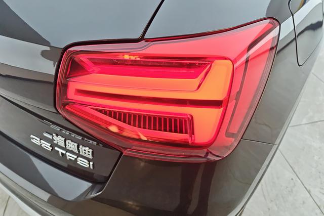 Audi Q2 2021 thumb 8