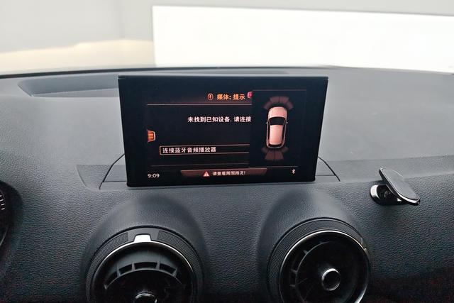 Audi Q2 2021 thumb 9