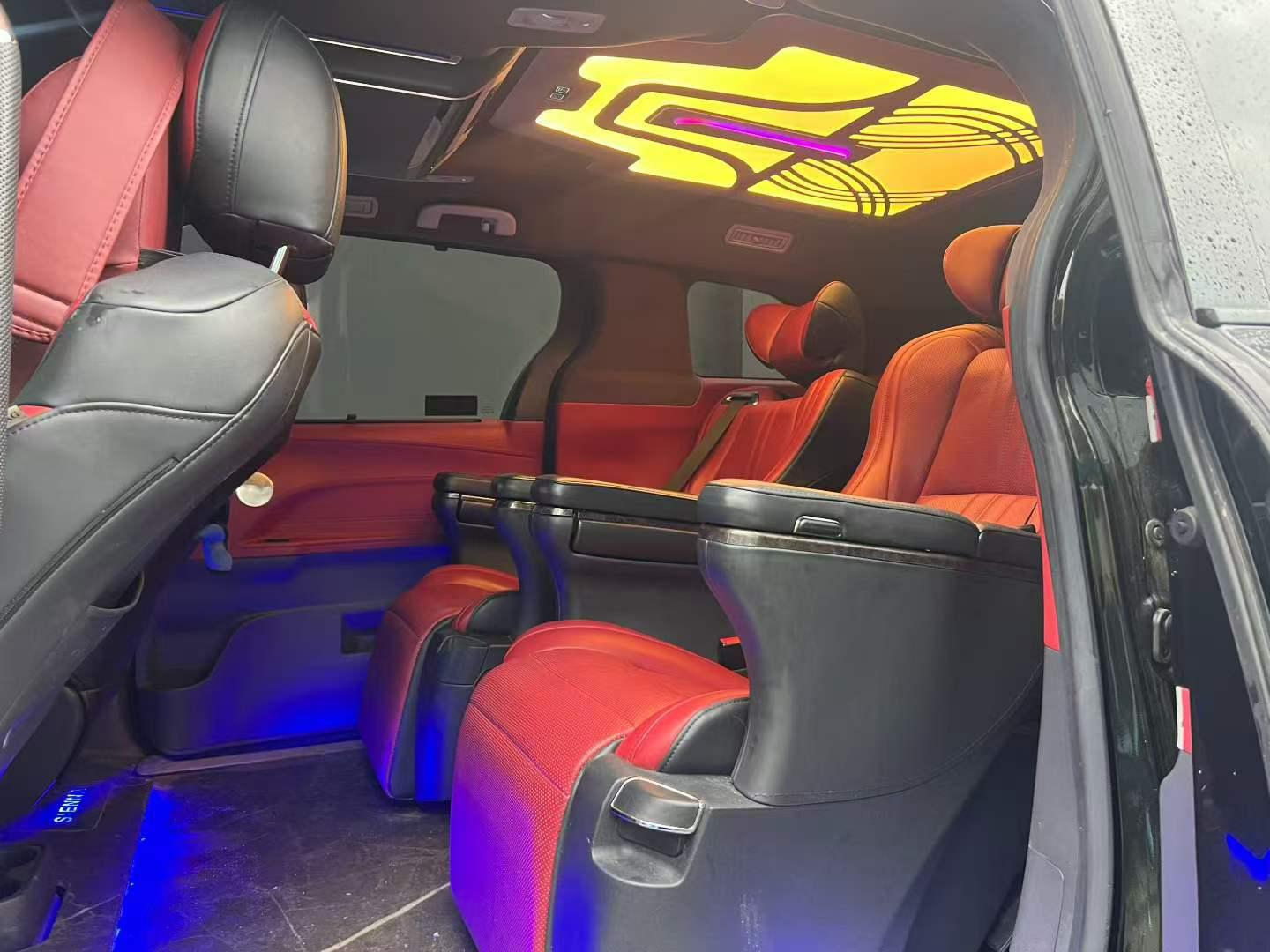 Toyota Sienna 2023 thumb 4