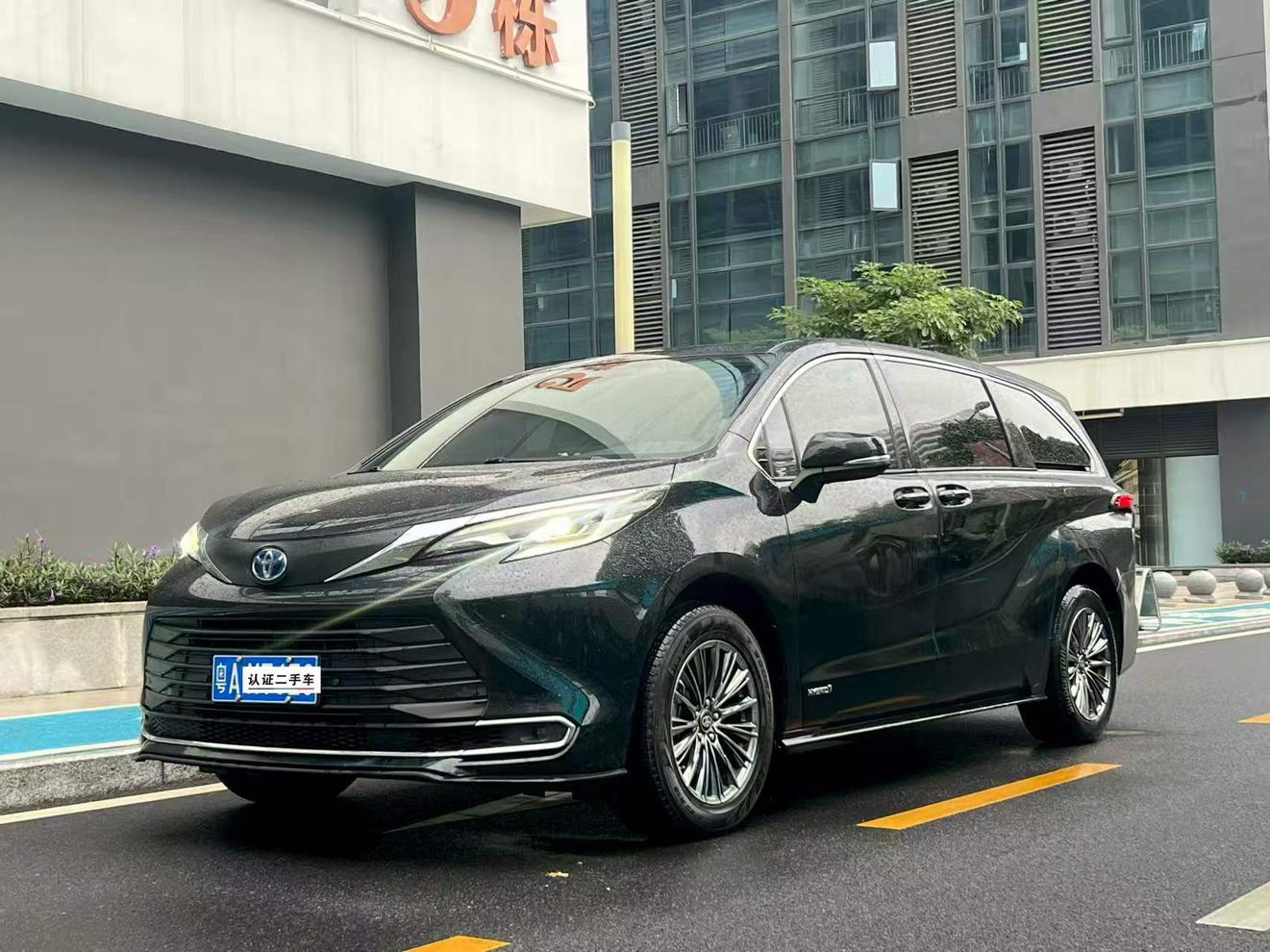 Toyota Sienna 2023 thumb 8