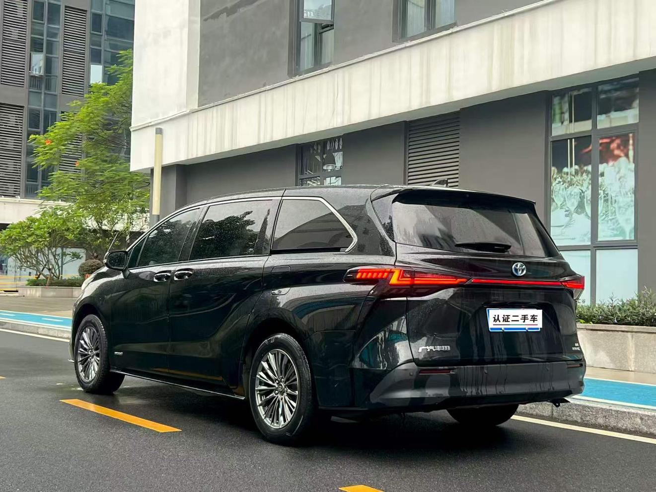 Toyota Sienna 2023 thumb 10