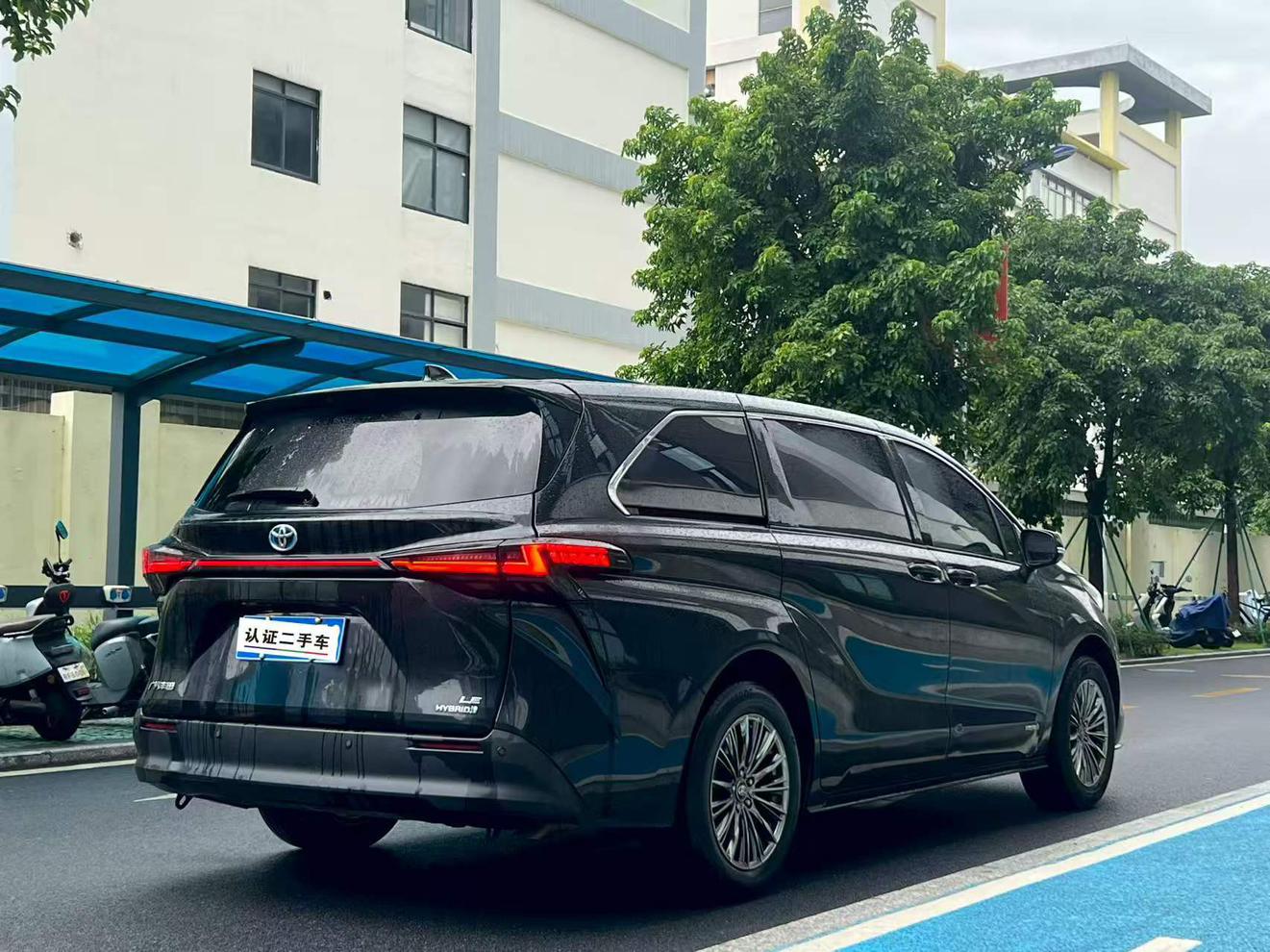 Toyota Sienna 2023 thumb 12
