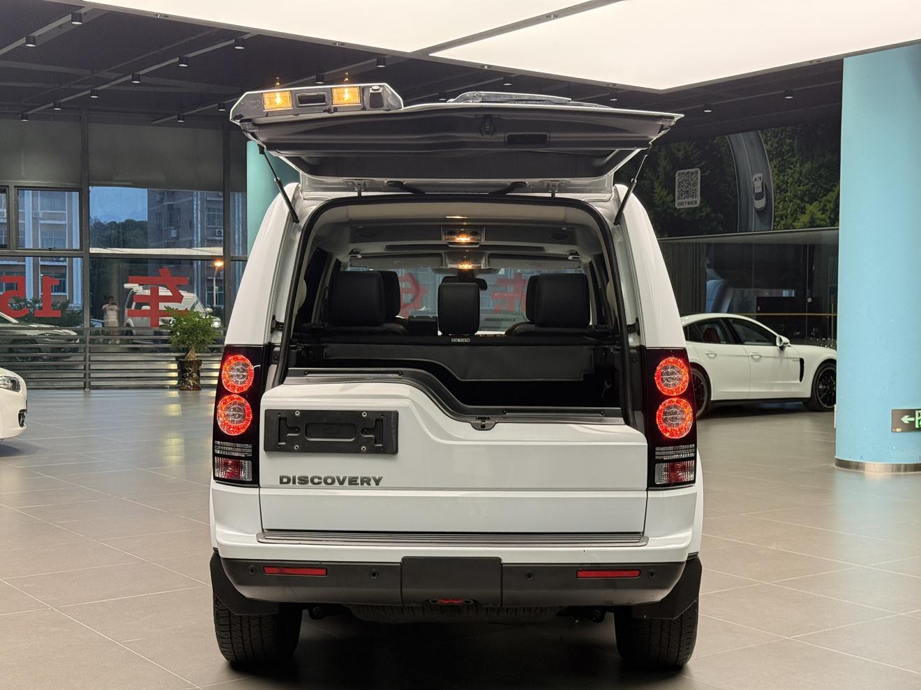 Land Rover Discovery 2016 thumb 2