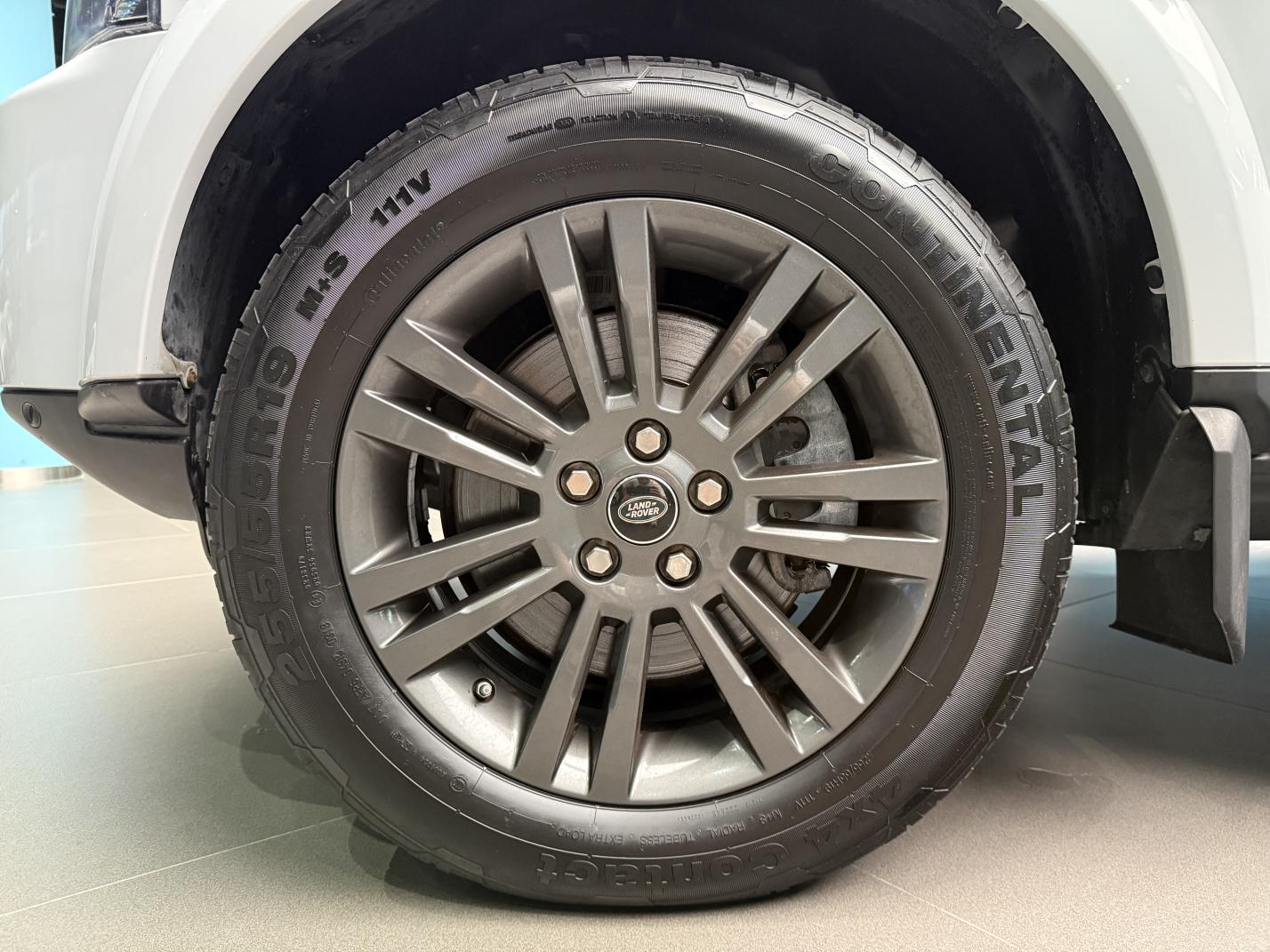 Land Rover Discovery 2016 thumb 7