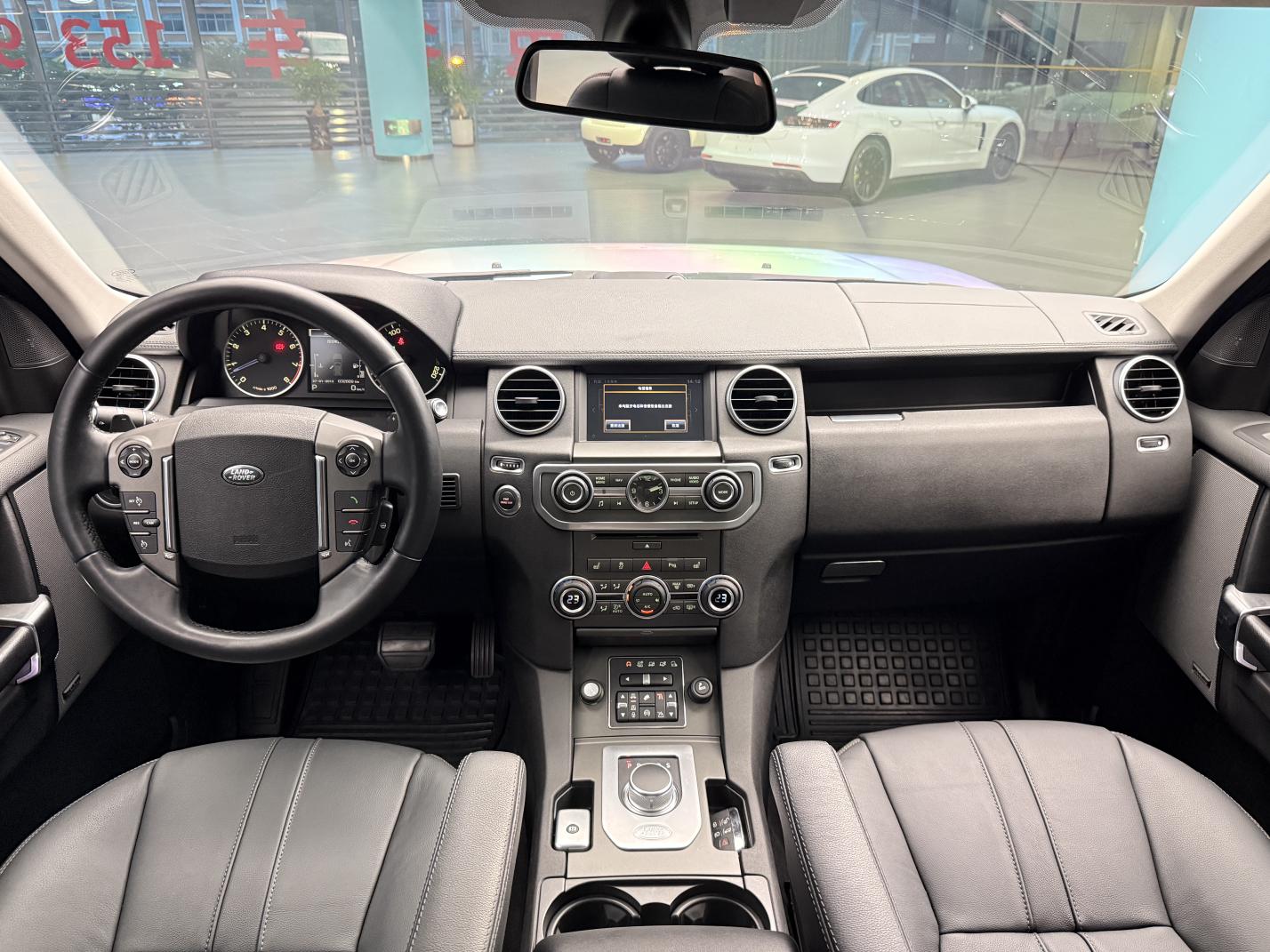 Land Rover Discovery 2016 thumb 10